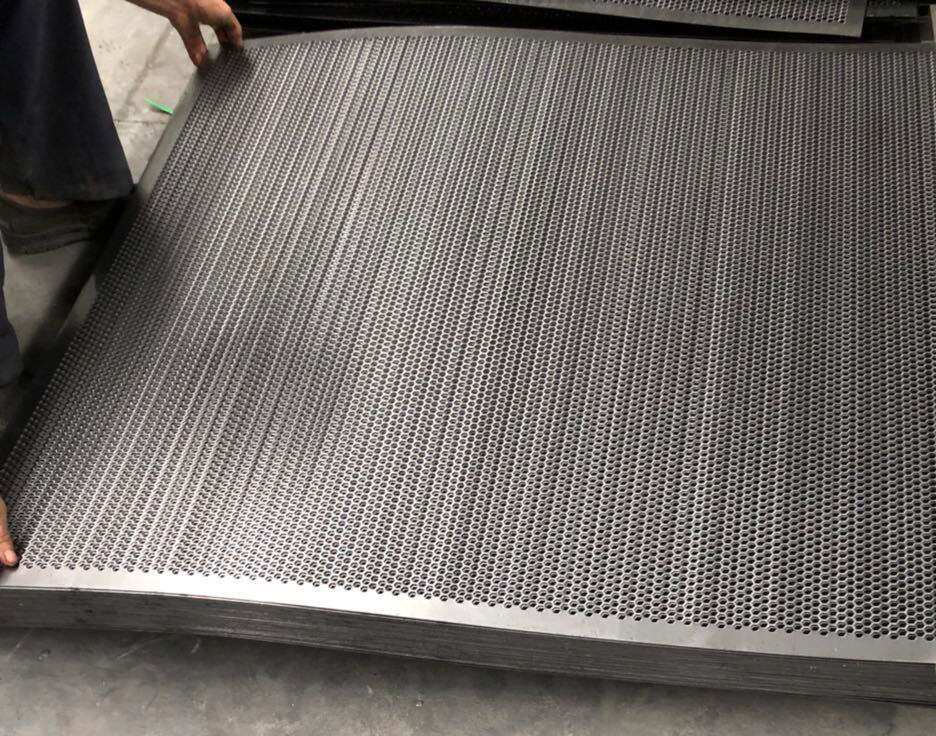 Perforated Carbon Steel Sheet  (3).jpg