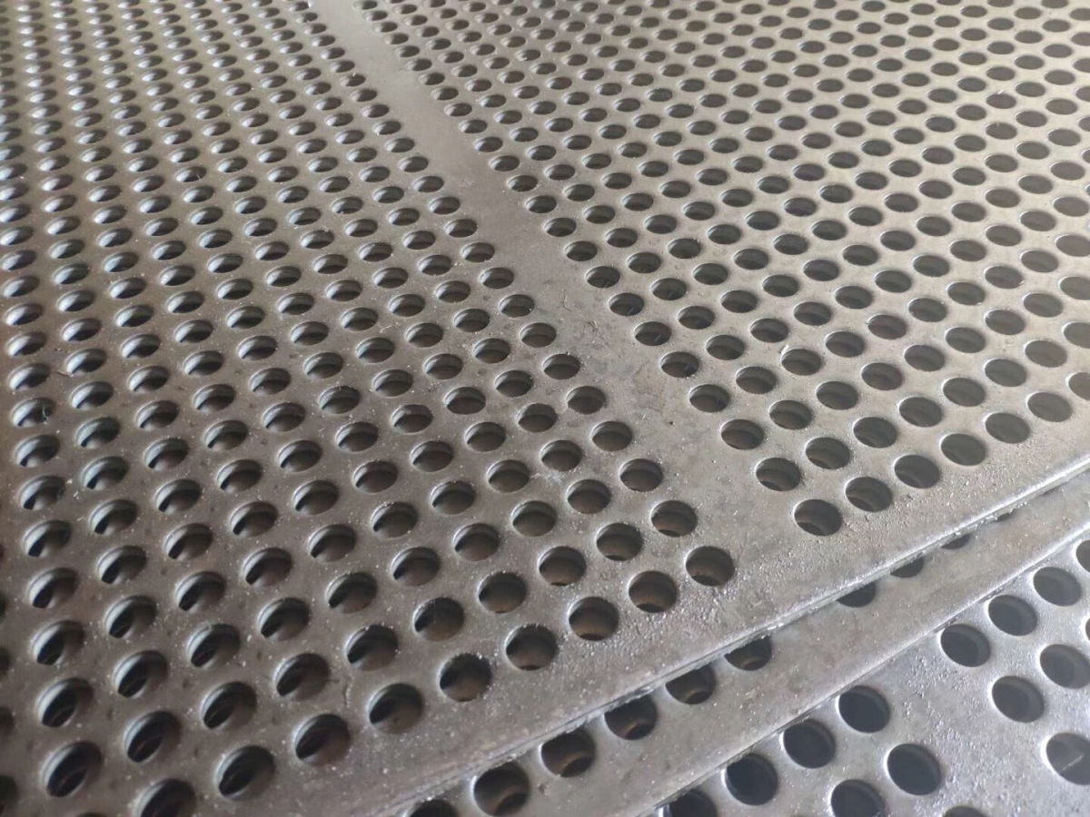 Perforated Carbon Steel Sheet  (6).jpg