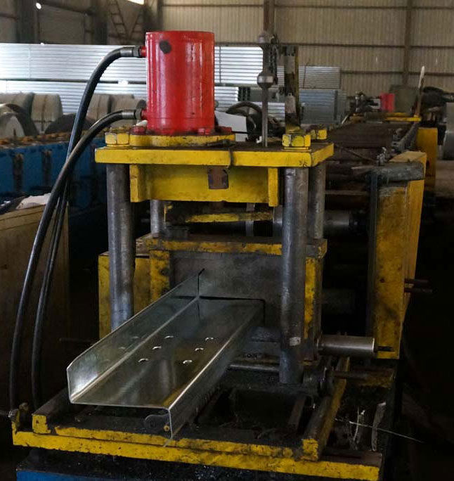 Stainless steel Z-channel manufacture.jpg Stainless steel Z-channel manufacture.jpg