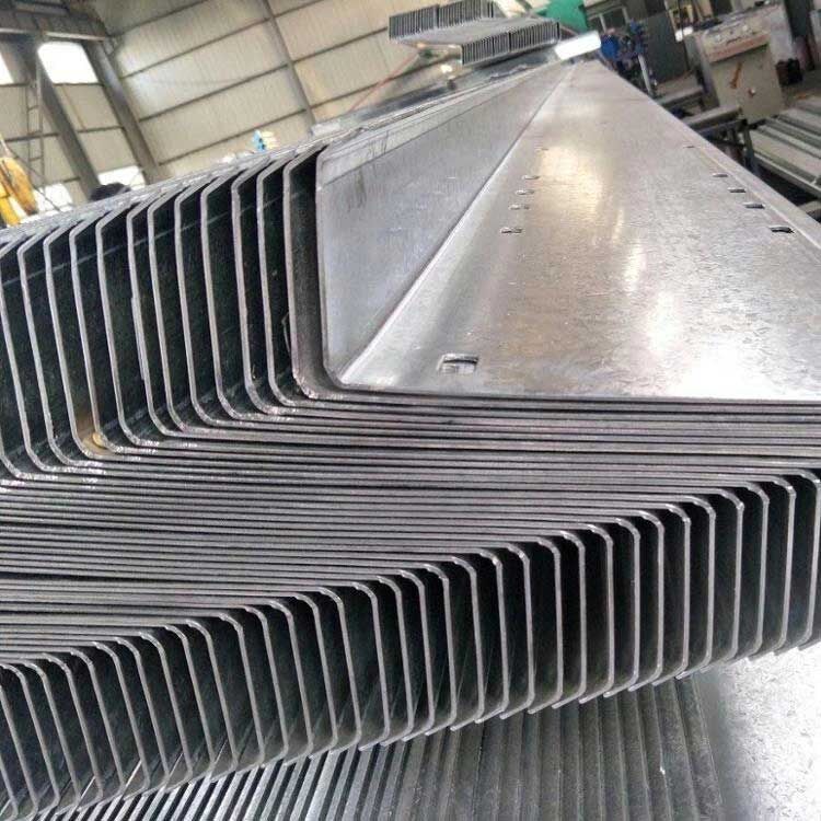 Stainless steel Z-channel detail (2).jpg Stainless steel Z-channel detail (2).jpg