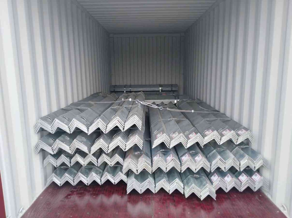 stainless steel angle  load and transport (2).jpg