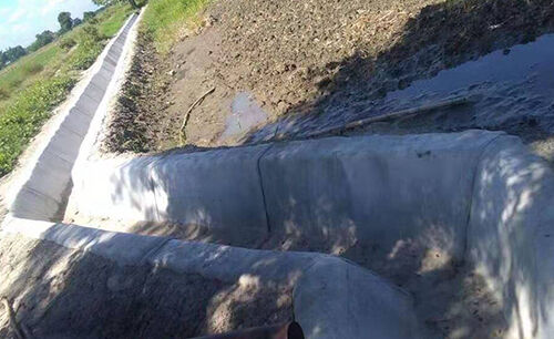 Precautions for laying cement blanket