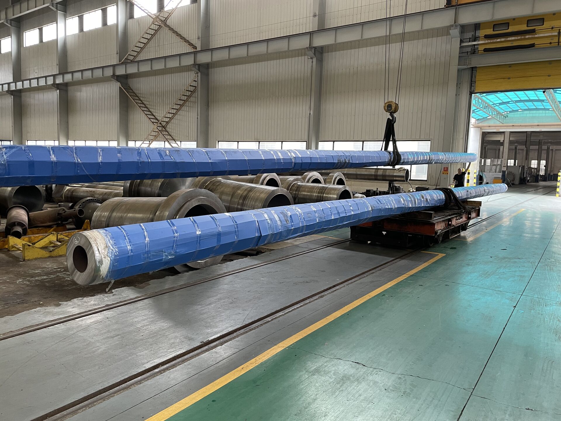 Super long tube and rod for dam gate cylinder