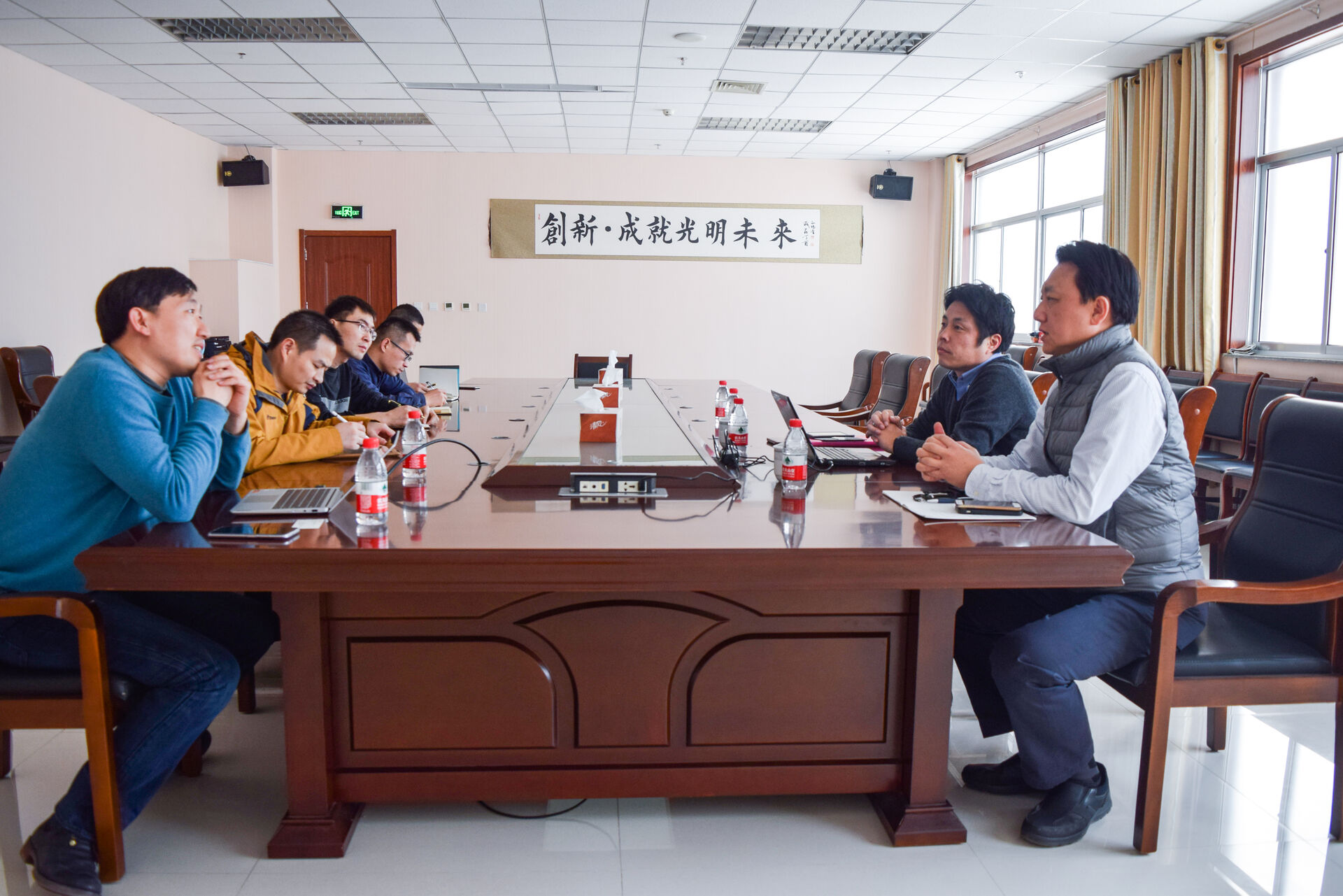 Sharp Laser Semiconductor Division visited Blue Lake lighting company