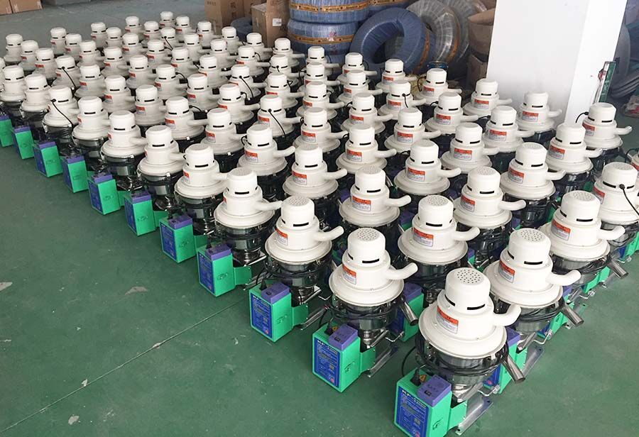 plastic vacuum loader.jpg
