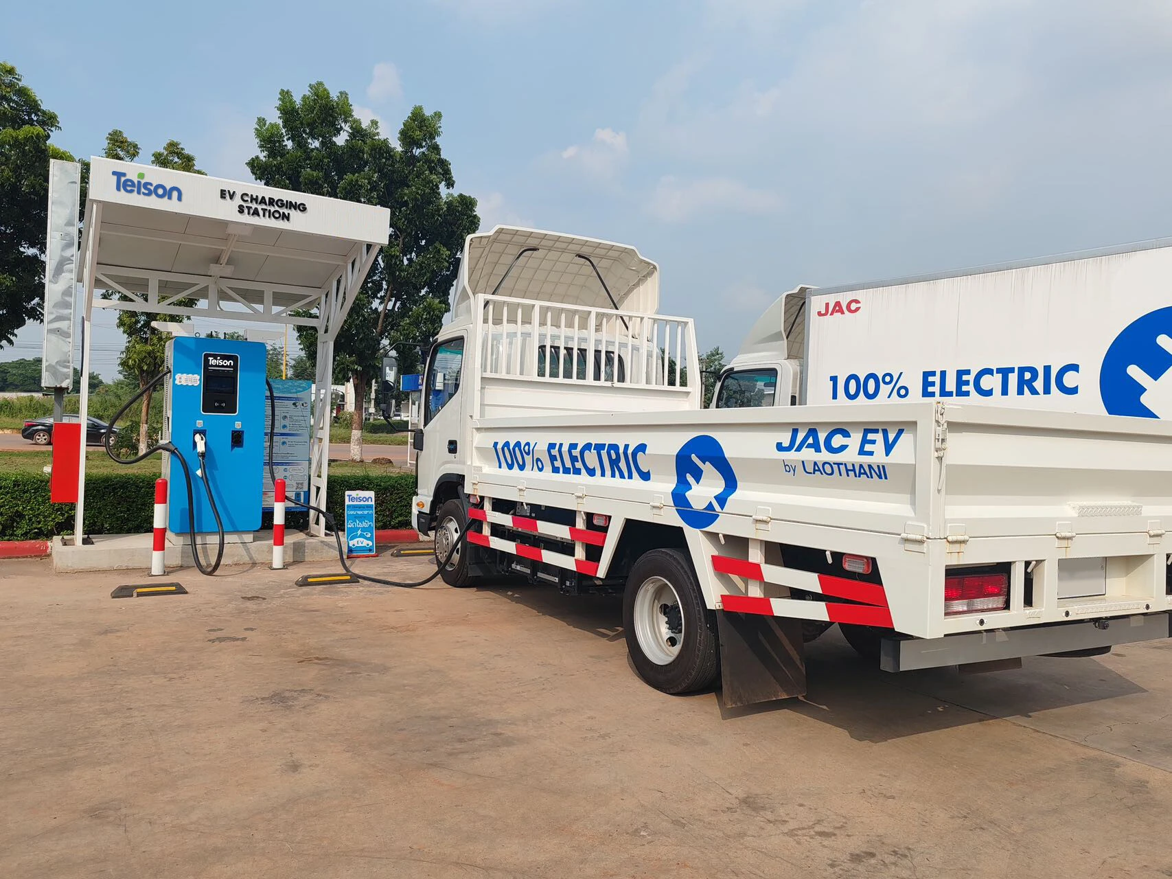 Teison 180kw dc charging station with CCS/GBT connector installed in Laos 
