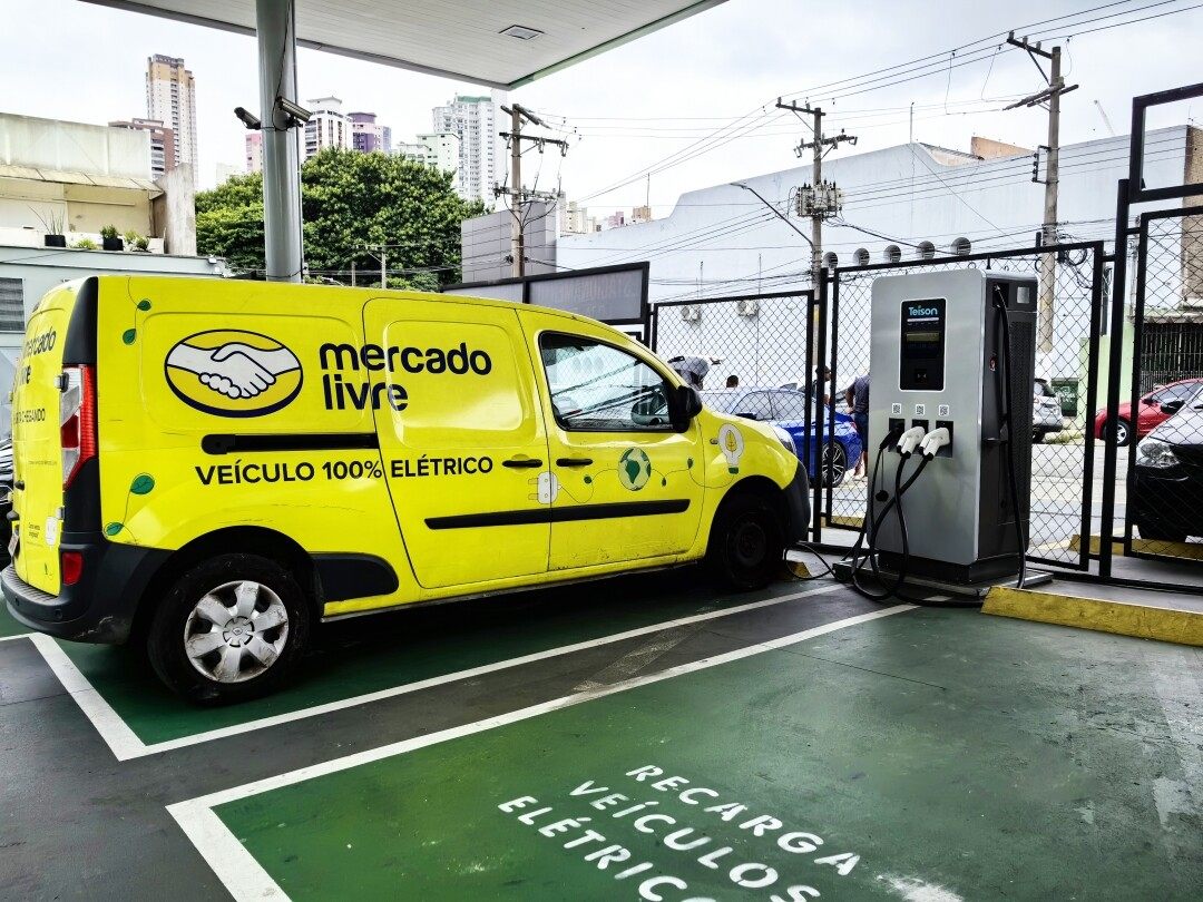 Teison DC MAX 3 Guns EV Charging Station in South Amercian, 2024 Teison DC MAX 3 Guns EV Charging Station in South Amercian, 2024