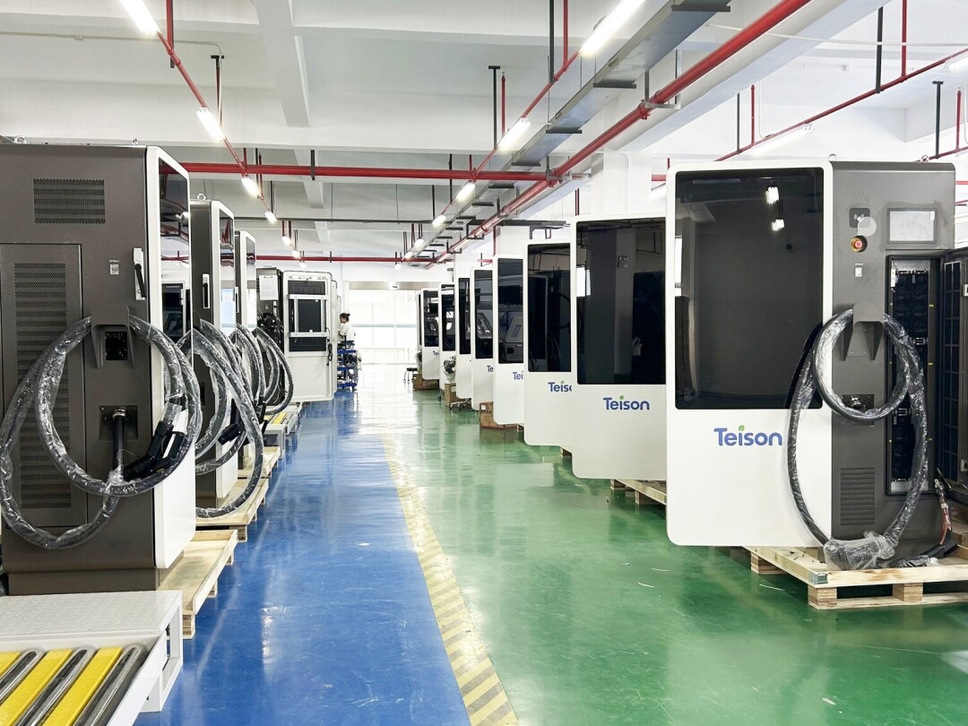 Global infrastructure of slow and fast charging stations. 