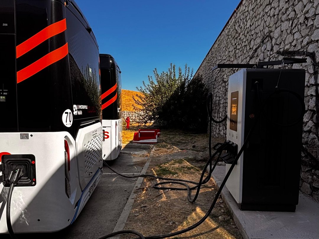 Teison 180kW DC EV Fast CCS2 Charger with Cable Management System installed in France，2025