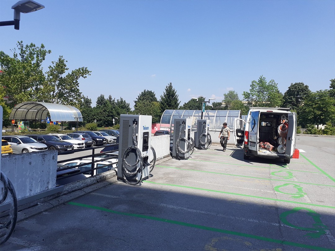 Teison DC PRO 120kW ev fast charging station installed in Slovenia，2026