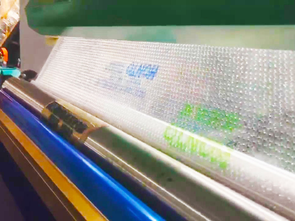 Air bubble film machine with inline printing system commissioning succeed
