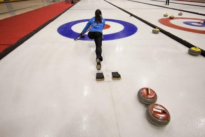 Pista de curling de hielo sintético