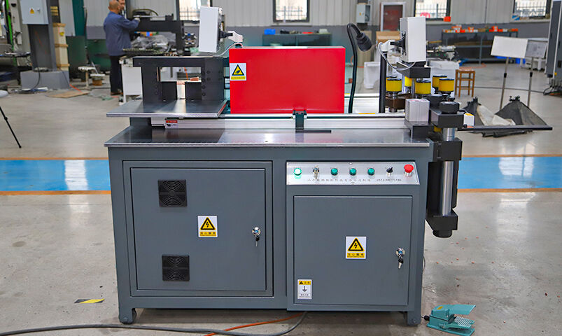 CNC Semi-autoc Busbar Processing Machimatine
