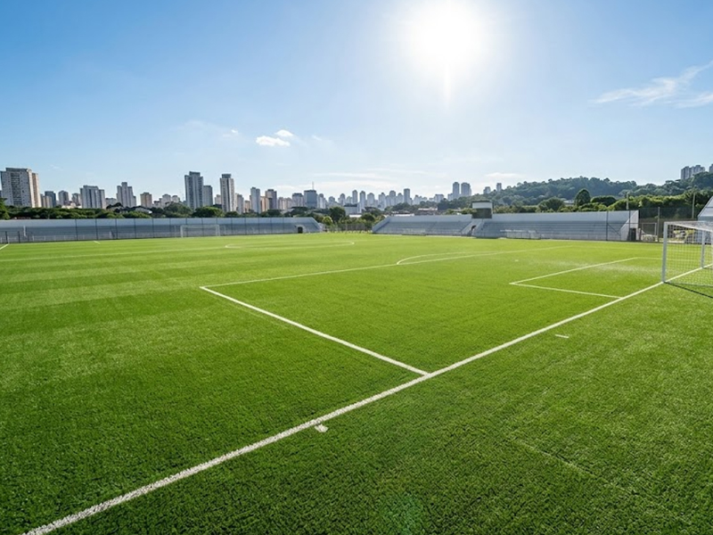 Why Artificial Turf Performs Better Than Natural Grass During Summer
