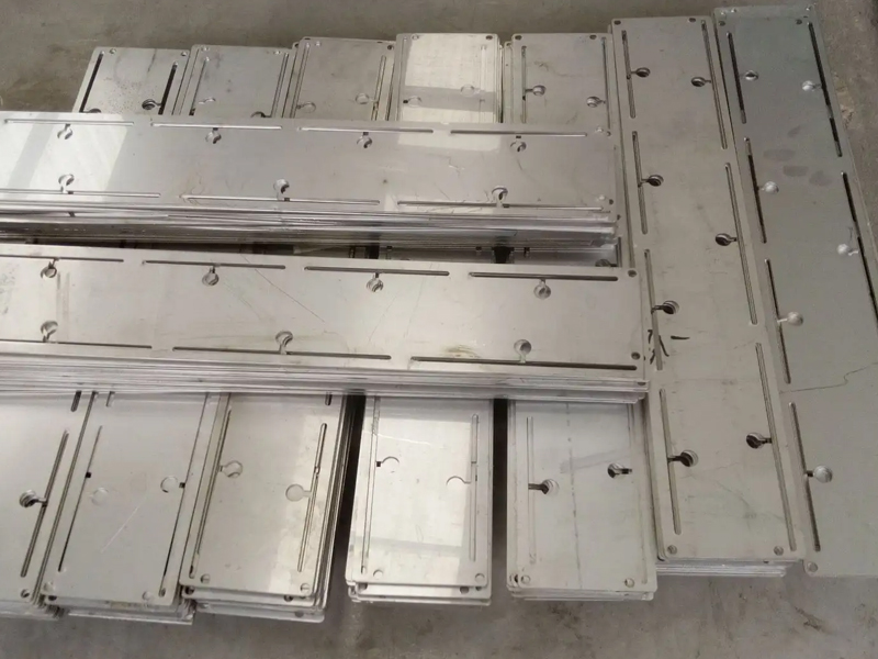 Stainless steel plate cutting 