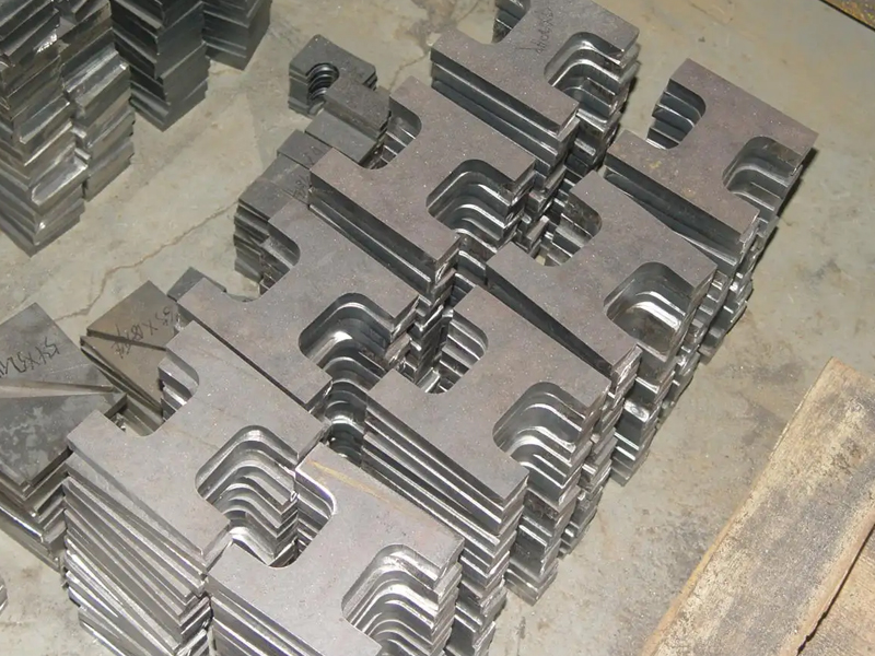 Stainless steel plate cutting 