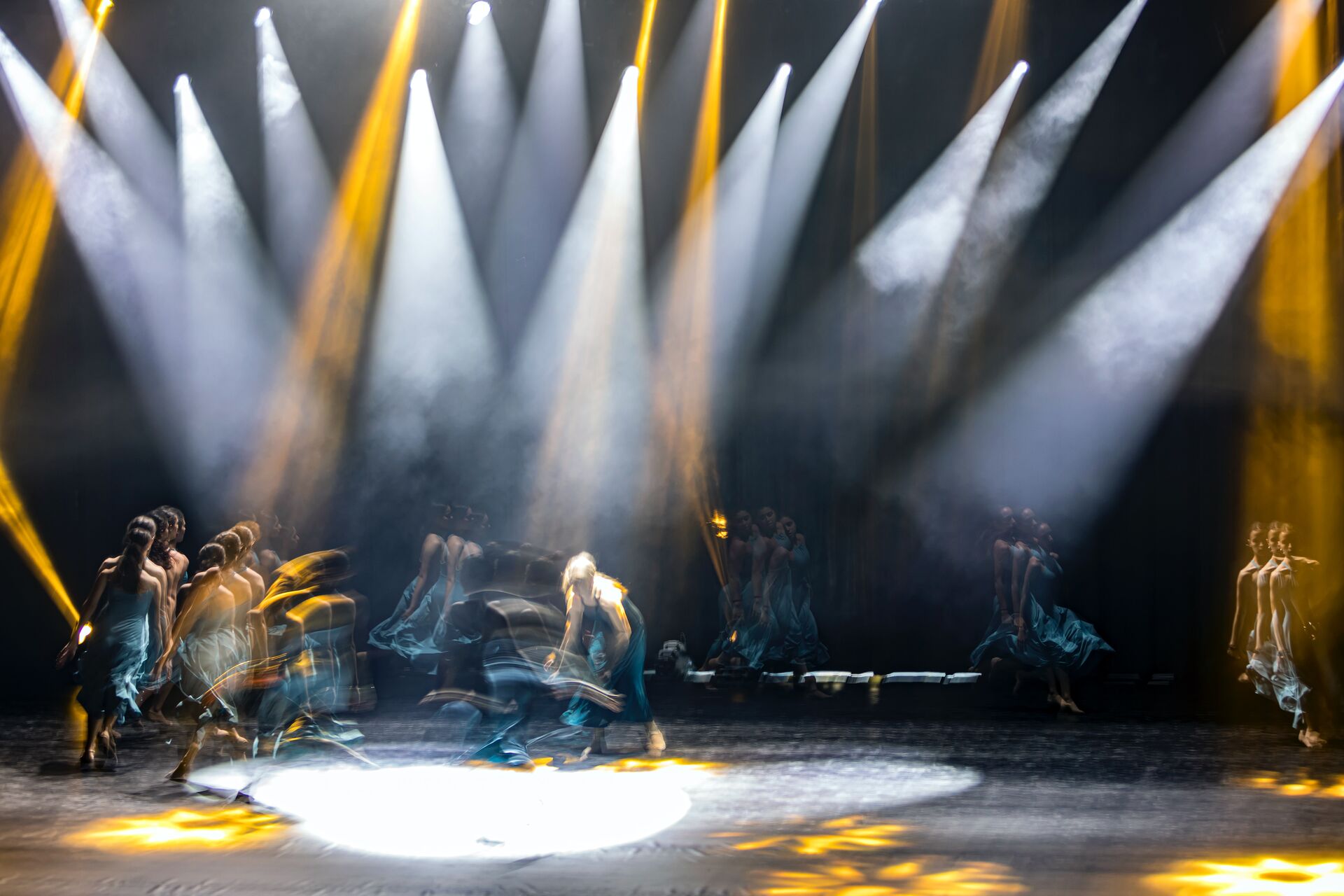 此处显示图片描述此处显示图片描述此处显示图片描述