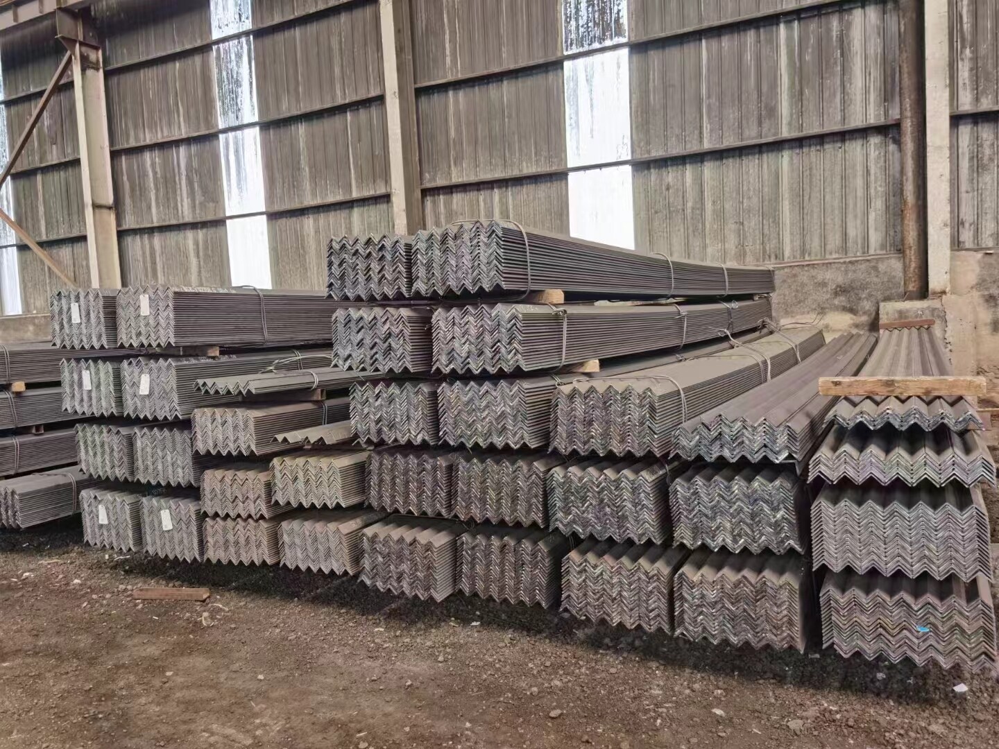 Mild Carbon Galvanized Angle Steel ASTM En S235jr S275jr S355jr A572 Gr. 50 Equal Angel Steel