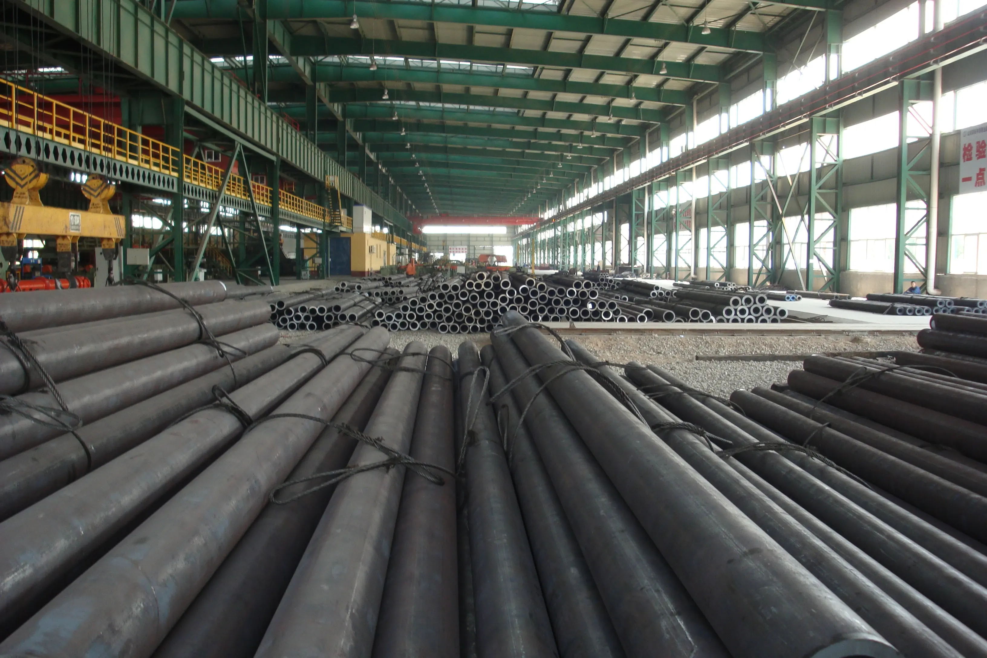 Hot Sale Seamless Carbon Steel Pipe/Round Pipe/Square Pipe for Construction, Fabrication, House and Conveying Made in China