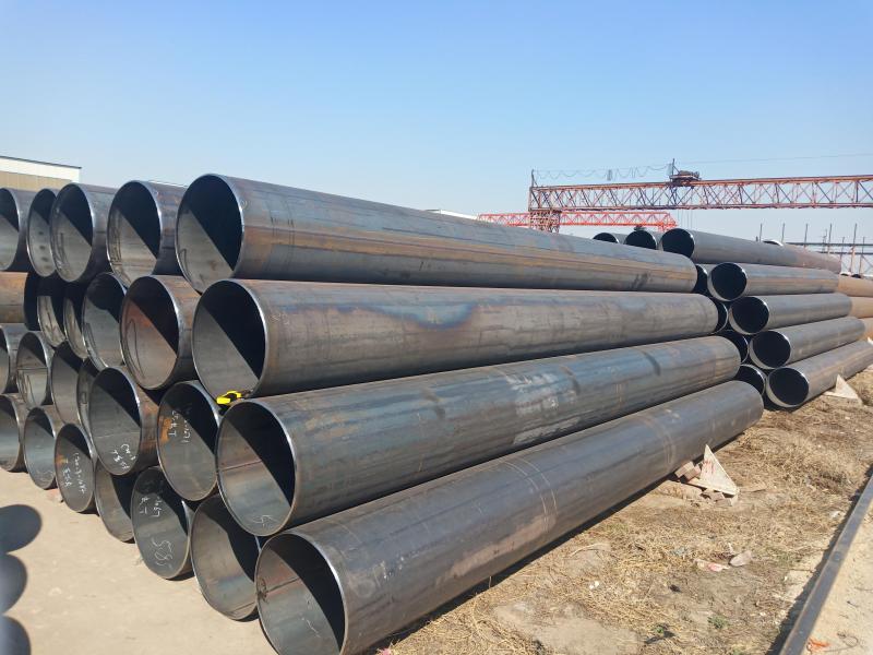 High Quality Welded A106 A53 SS400s Q235 Q195 30 Inch Carbon Steel Pipe Price Per Ton