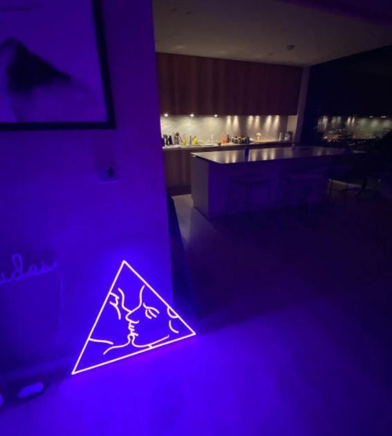 Kiss Aesthete neon sign