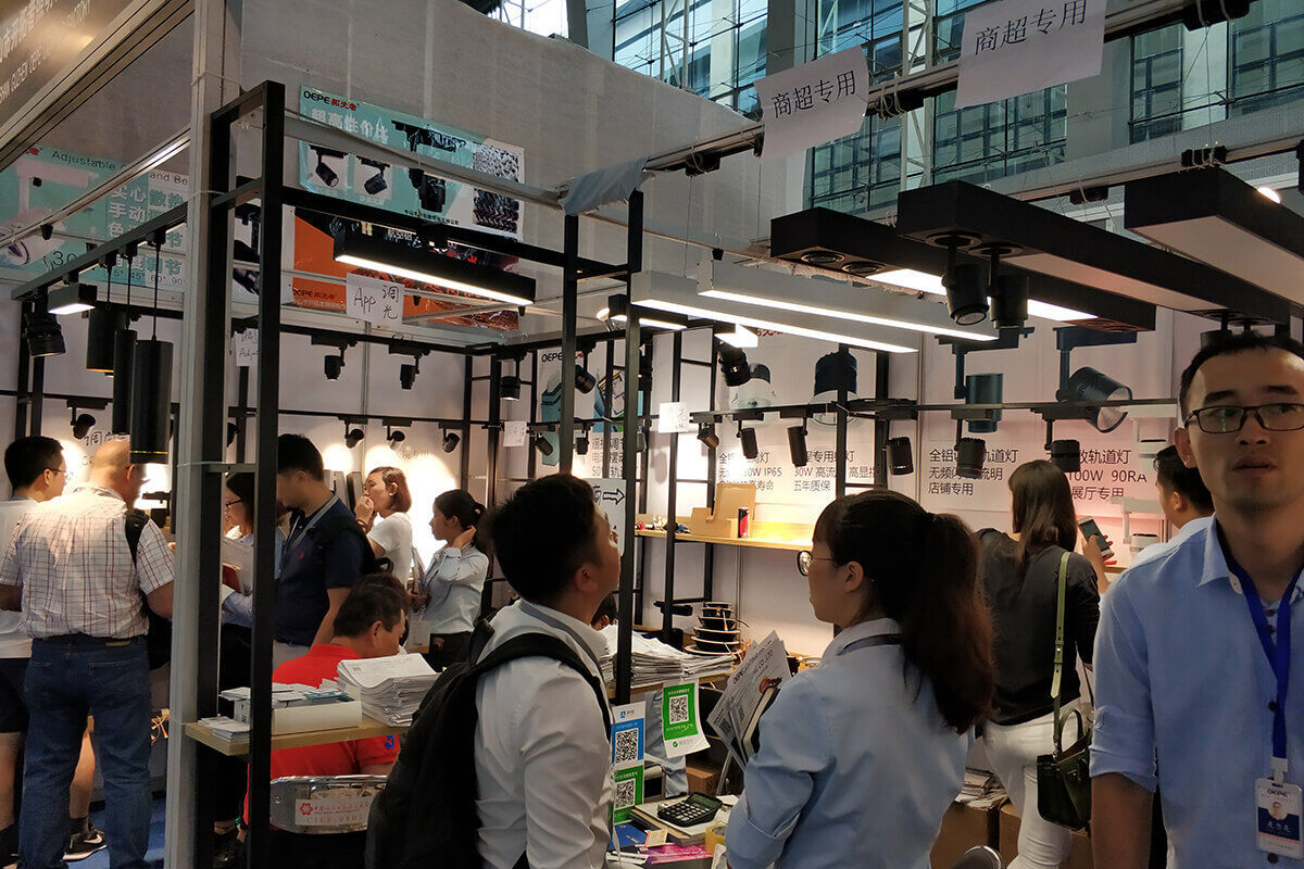 201809265bab351db590a.jpg