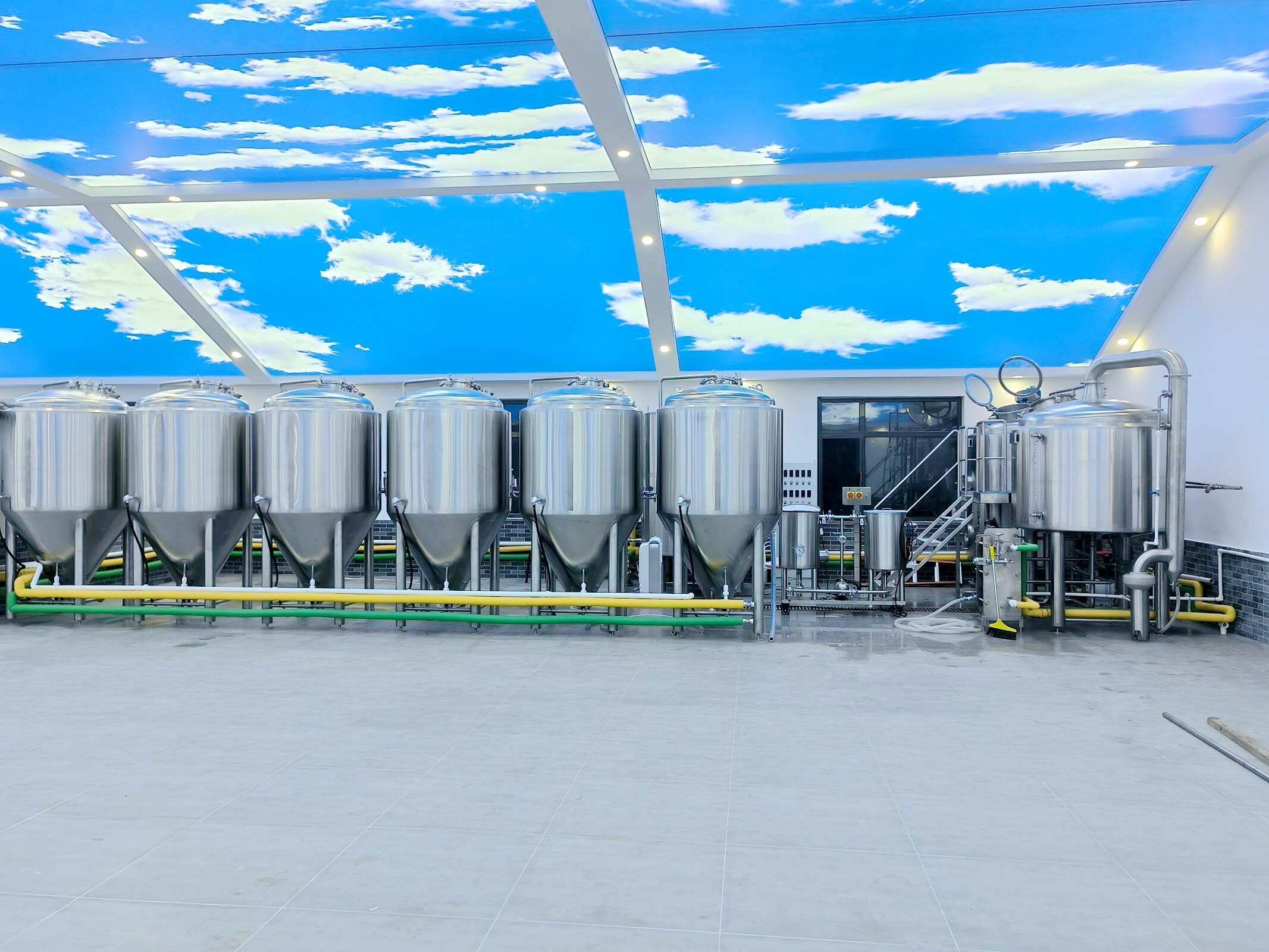 1000L Craft Beer Brewing Equipment – PLC Gas-Steam Two-Vessel Turnkey Microbrewery