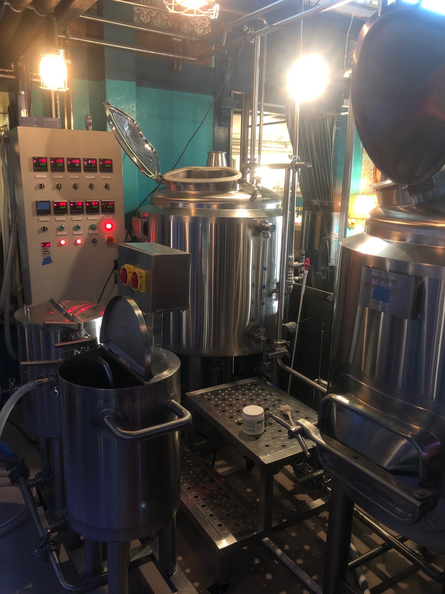 250L Microbrewery Brewing System – Compact SUS304 Turnkey Craft Beer Equipment