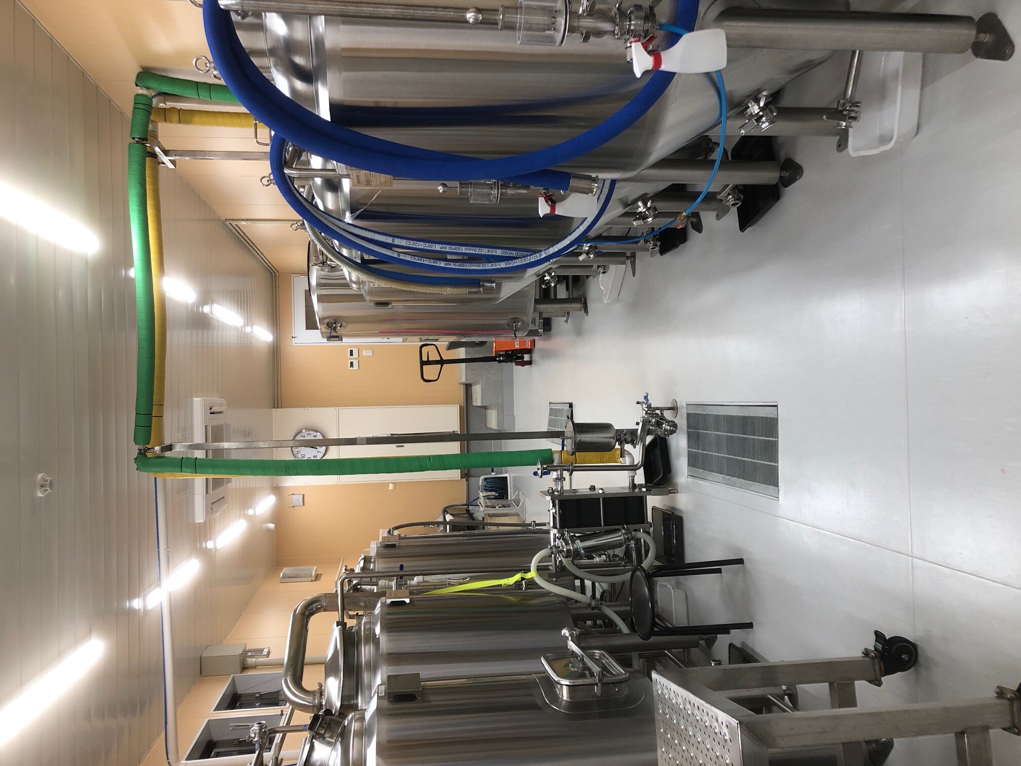 300L Craft Beer Brewing System – Turnkey SUS304 Microbrewery with Jacketed Fermenters