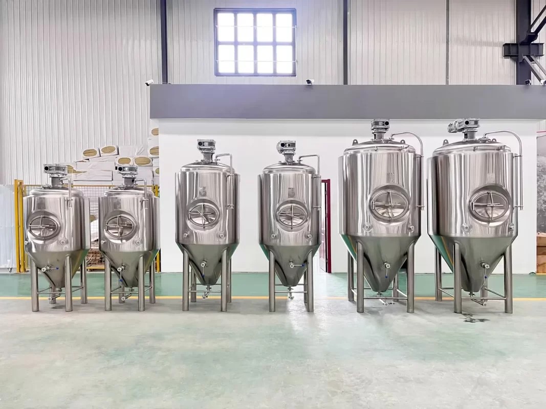 8-Industrial Mixing Tank (7)