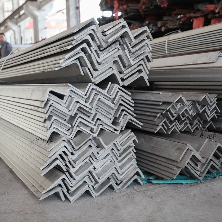 SS400 S235jr s275jr s355jr Standard precision Q345B Carbon steel Angle Angle 2.5mm-20mm For house construction