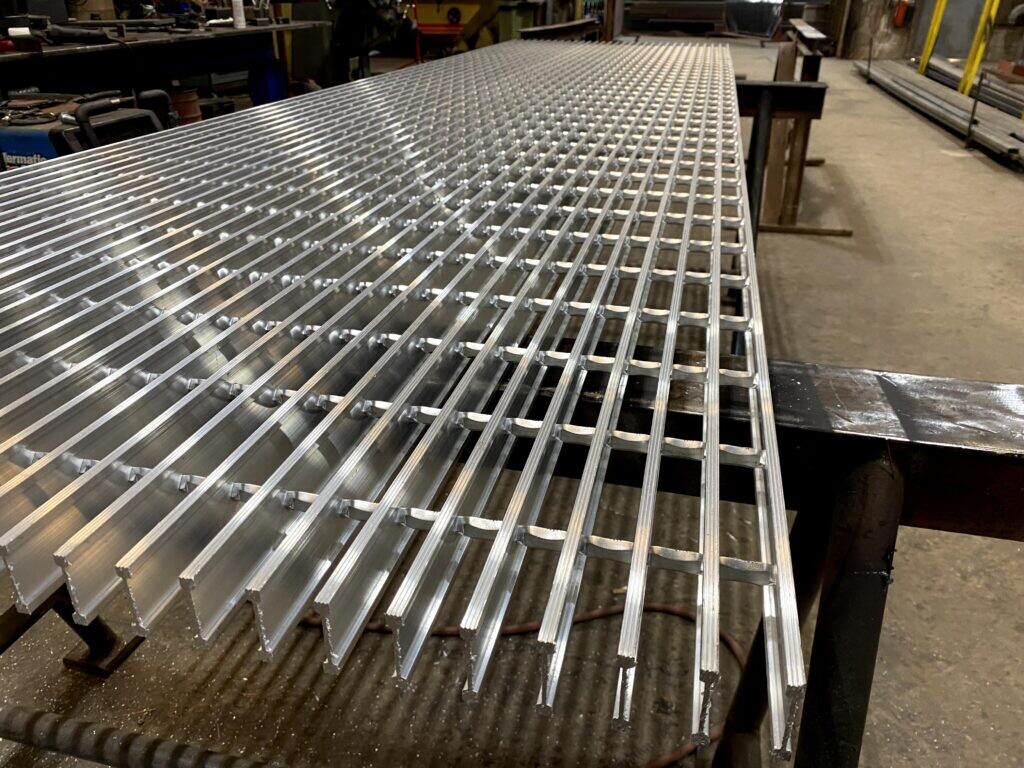19-w-4 Platform Walkway Galvanized Welded steel grating Structural steel grating steel grating Supplier