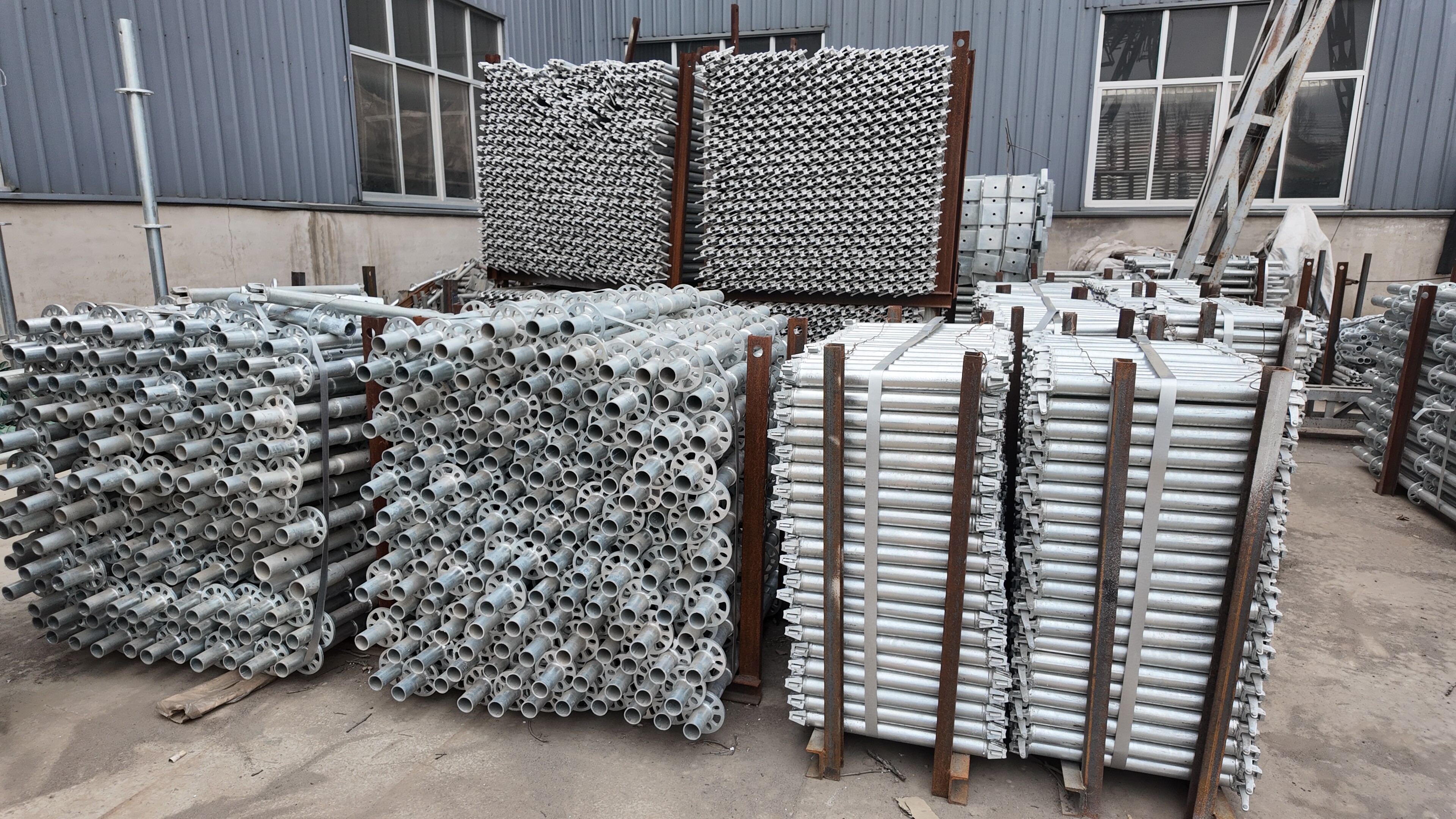 Hot Dip Galvanized Steel Scaffolding Pipe for Scaffolds and Construction GI Tubes 48.3mm for Building Material