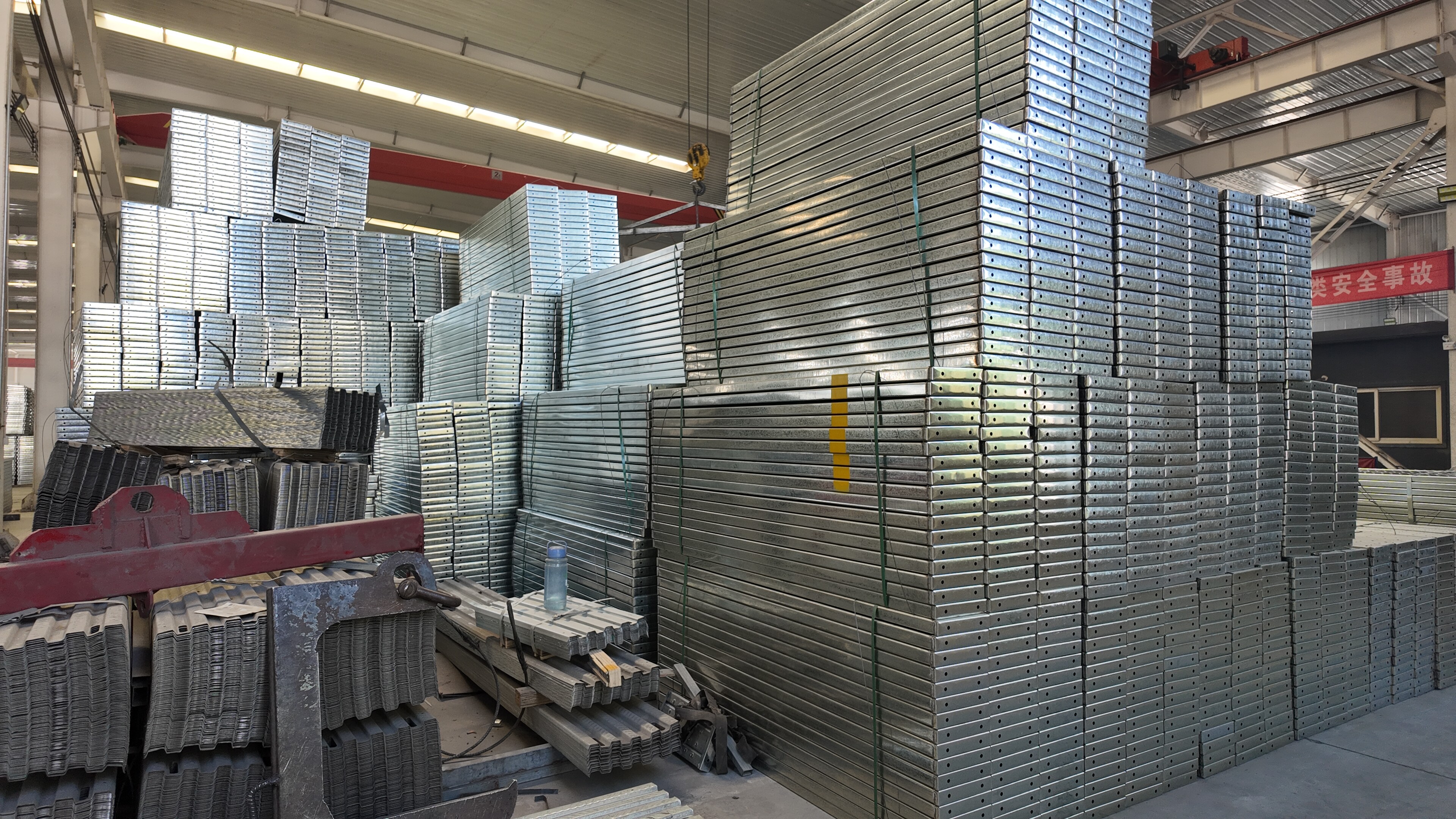 OEM Professional Factory Construction Scaffold Board Q235 Steel Catwalk Plank Ladder & Scaffolding Parts with 2M 3M 4M Length