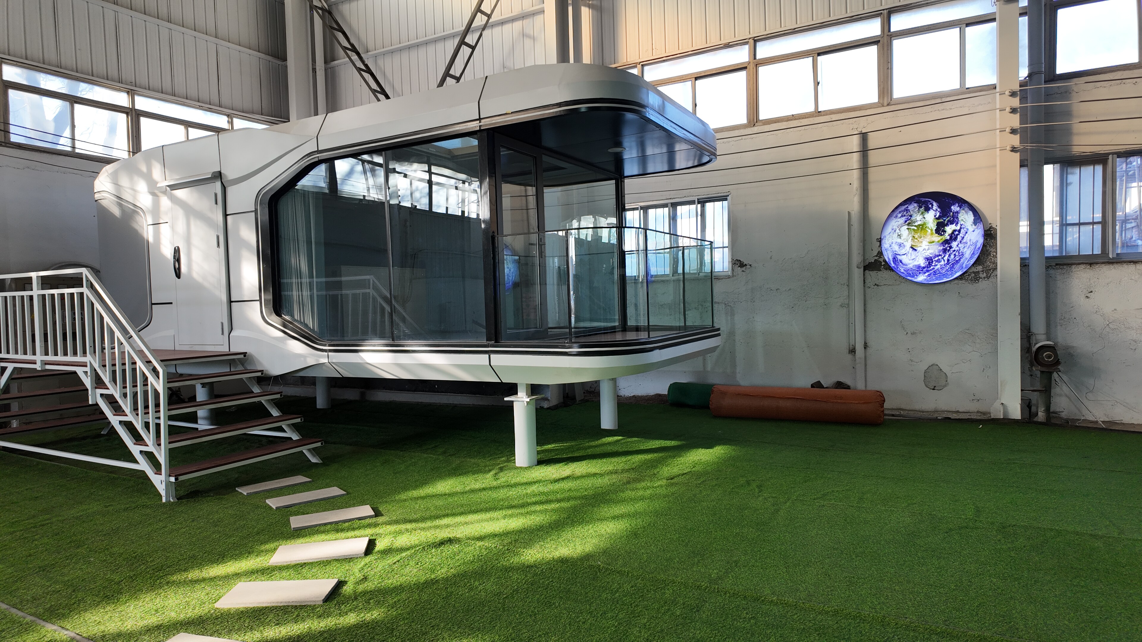 Modern Fashion Luxurious Design Camping Capsule Prefabricated Houses Capsule House Space Capsule With Intelligent System