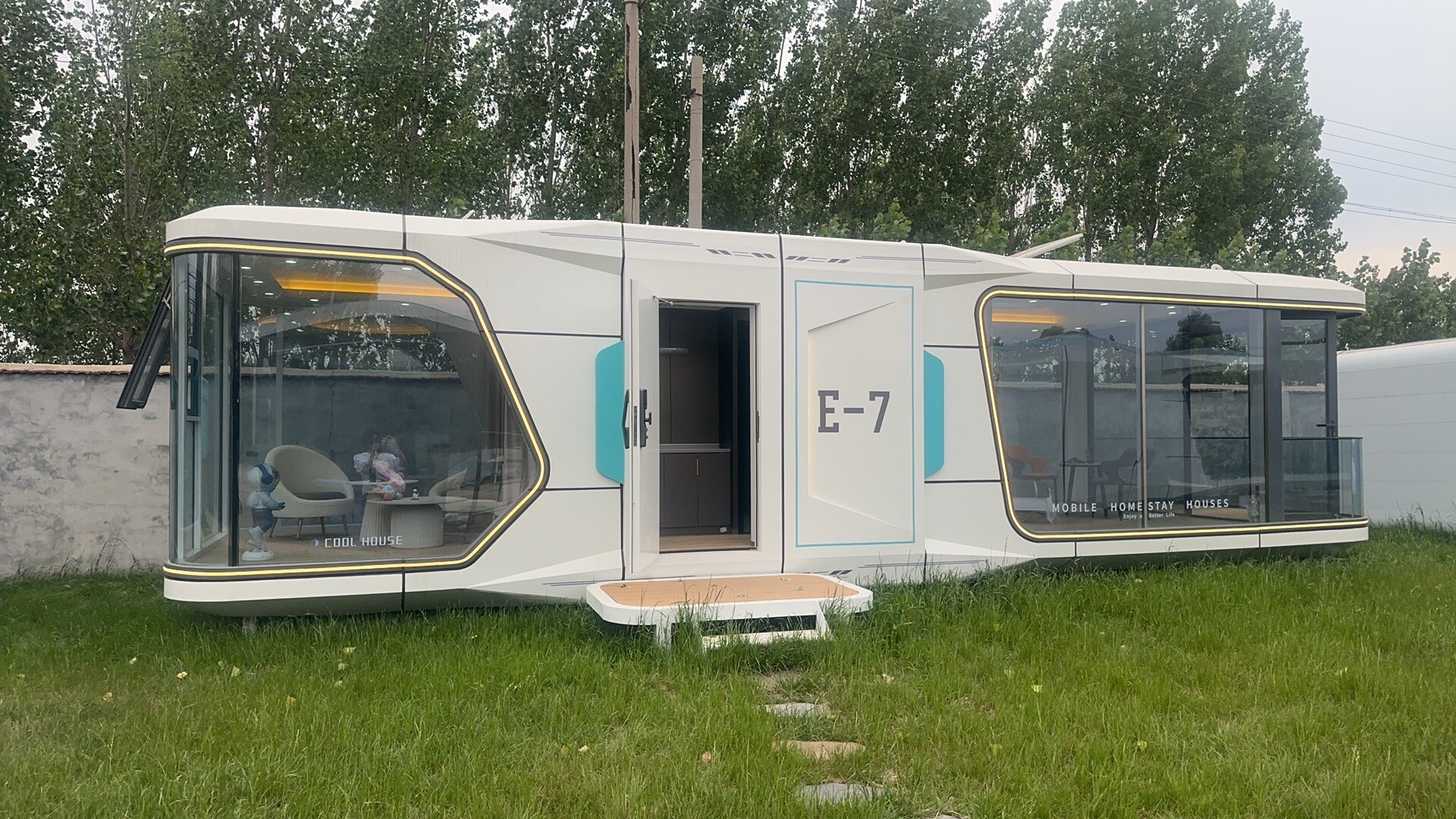 Extendable Luxury Modern Outdoor Portable Mobile Glamping Space Capsule Resort Hotel Tiny House