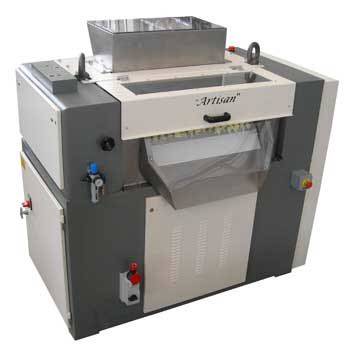 Sealed grinding machine