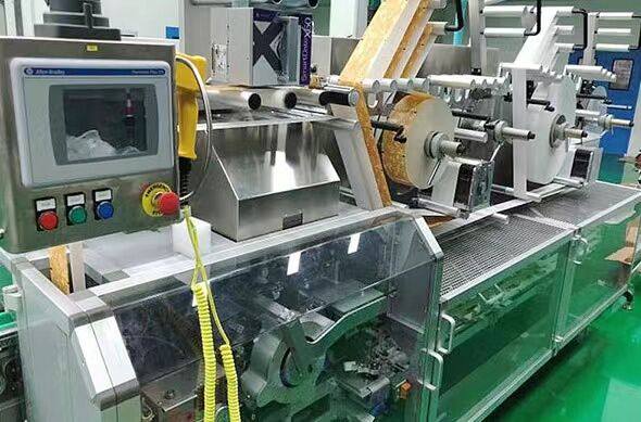 Double layer paper packaging machine