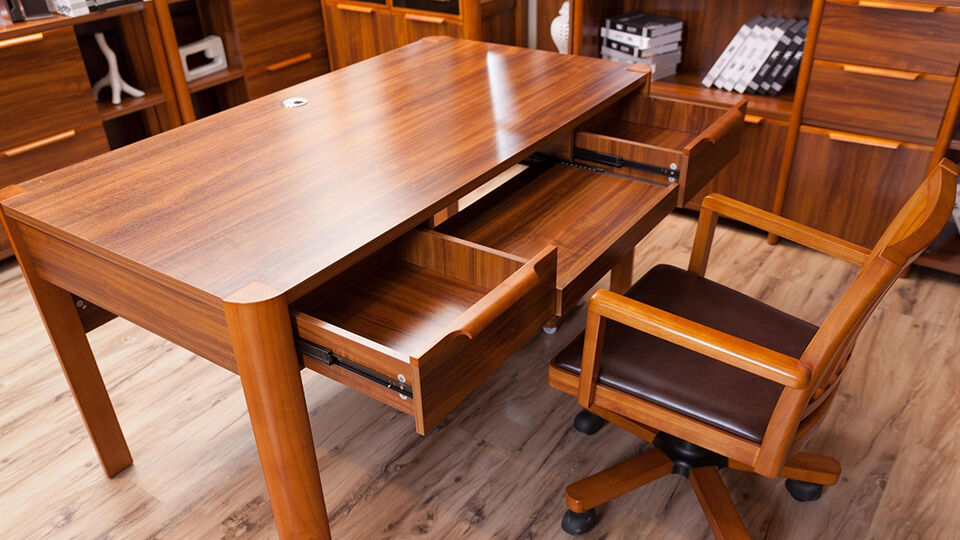 Advantages and development trends of solid wood furniture