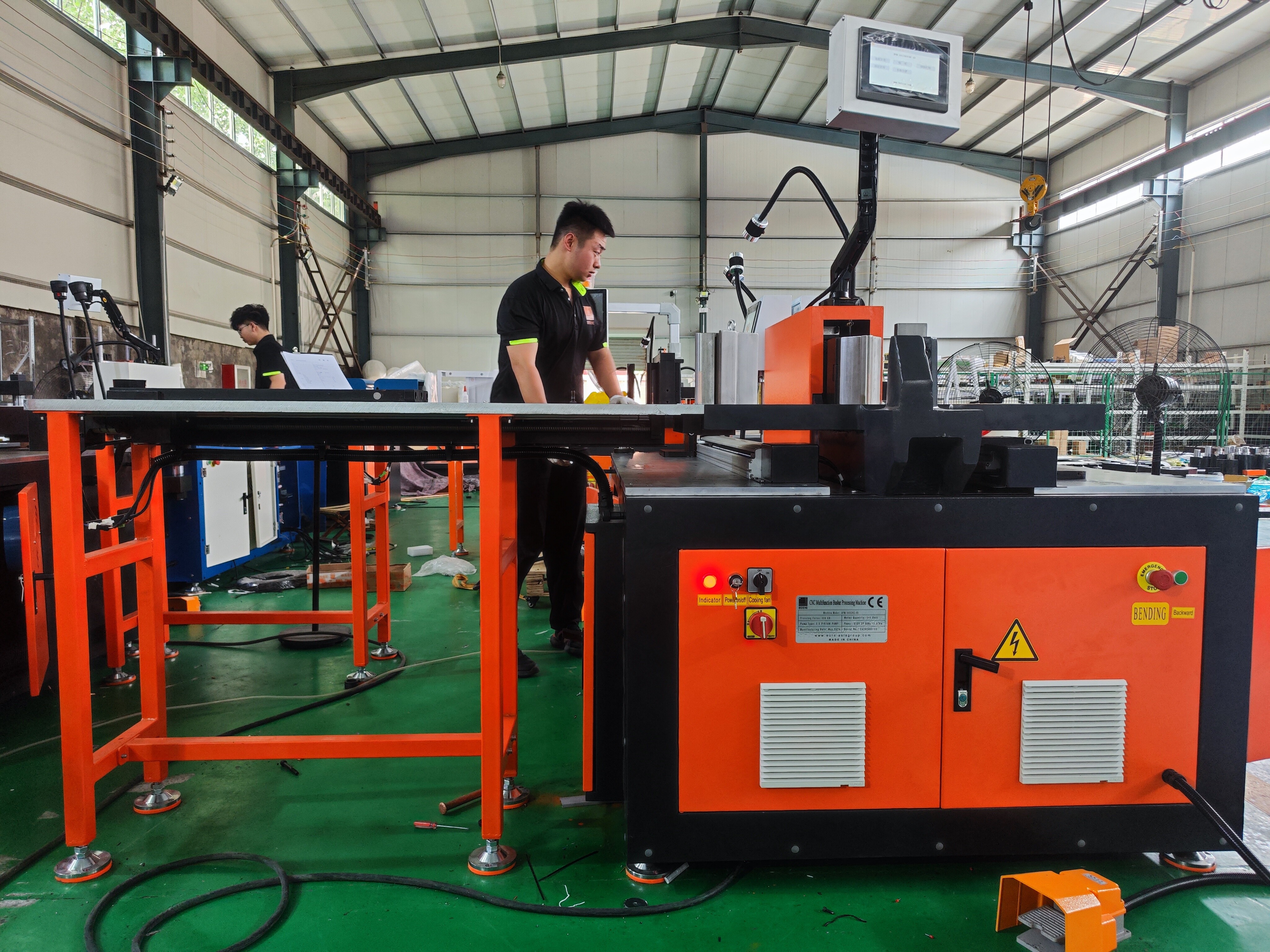 Máquina de procesamiento de barras colectoras estándar 3 en 1 BPM-303CNC-6S/8S