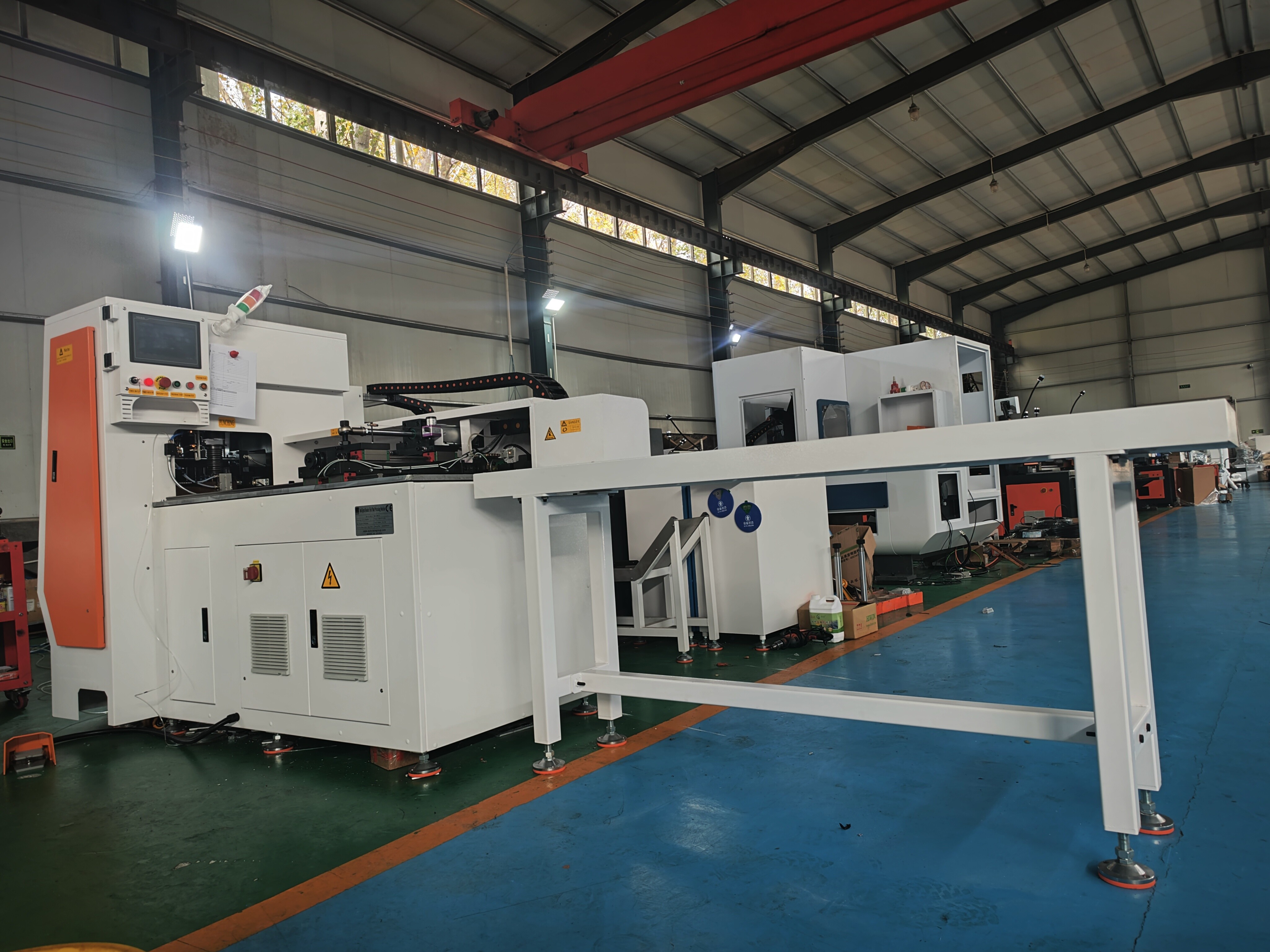 Punzonadora y cortadora CNC de placas de pescado EMAC-BDM-SP