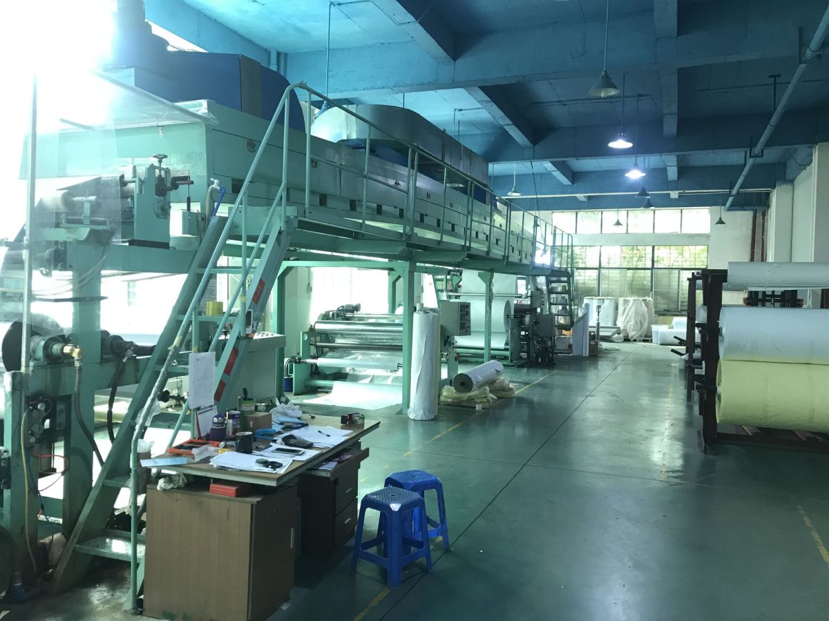冷裱膜生产车间.jpg
