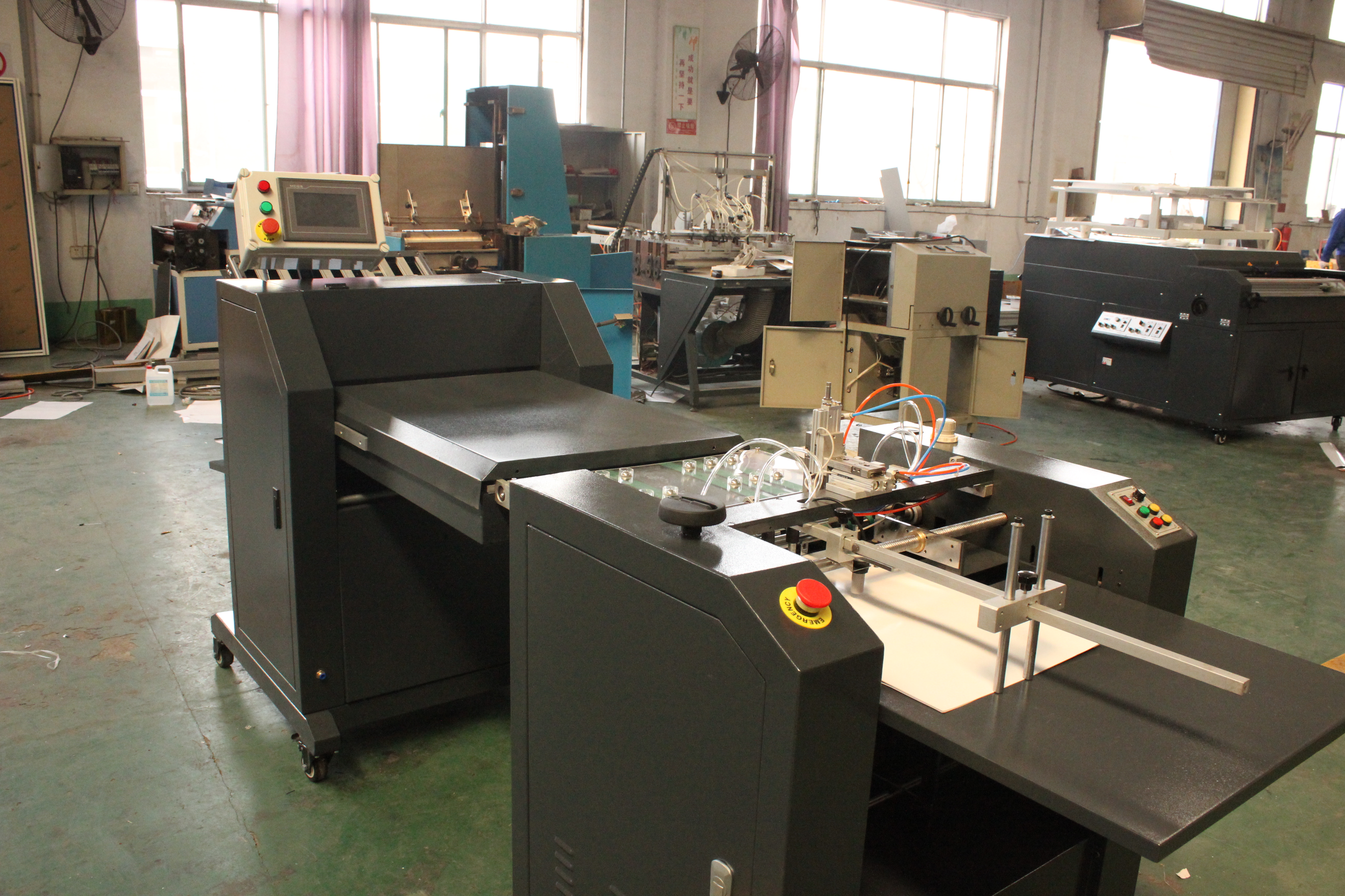 Automatic Creasing and Folding Machine: Streamline Photo Album Production ACF500 