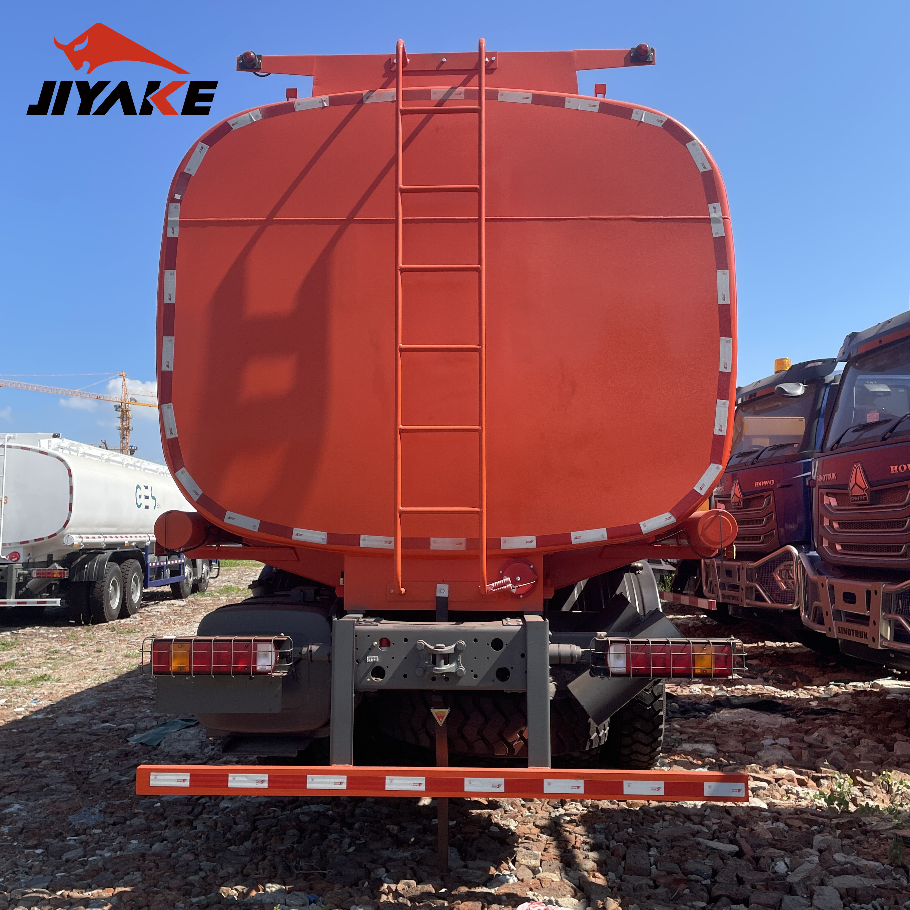 New Sinotruk Fuel Tanker truck 6X4 New HOWO Oil Tank Truck Fuel Tank Truck