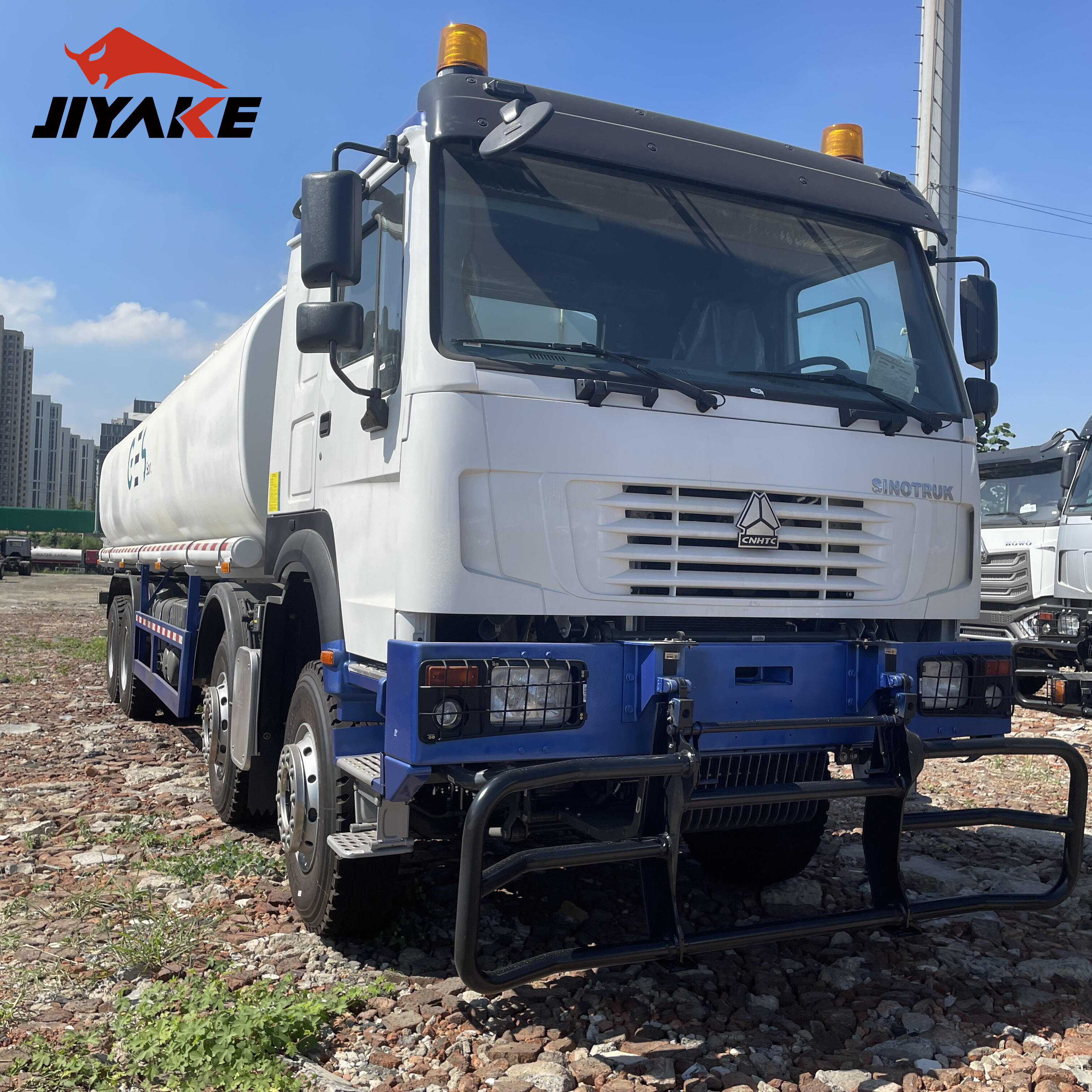 New HOWO 6X4 18 20 25tons Drinking Potable Liquid Cargo Heavy Fuel Oil Milk Lorry Delivery Transport Water Bowser Truck Water Tank Tanker Truck
