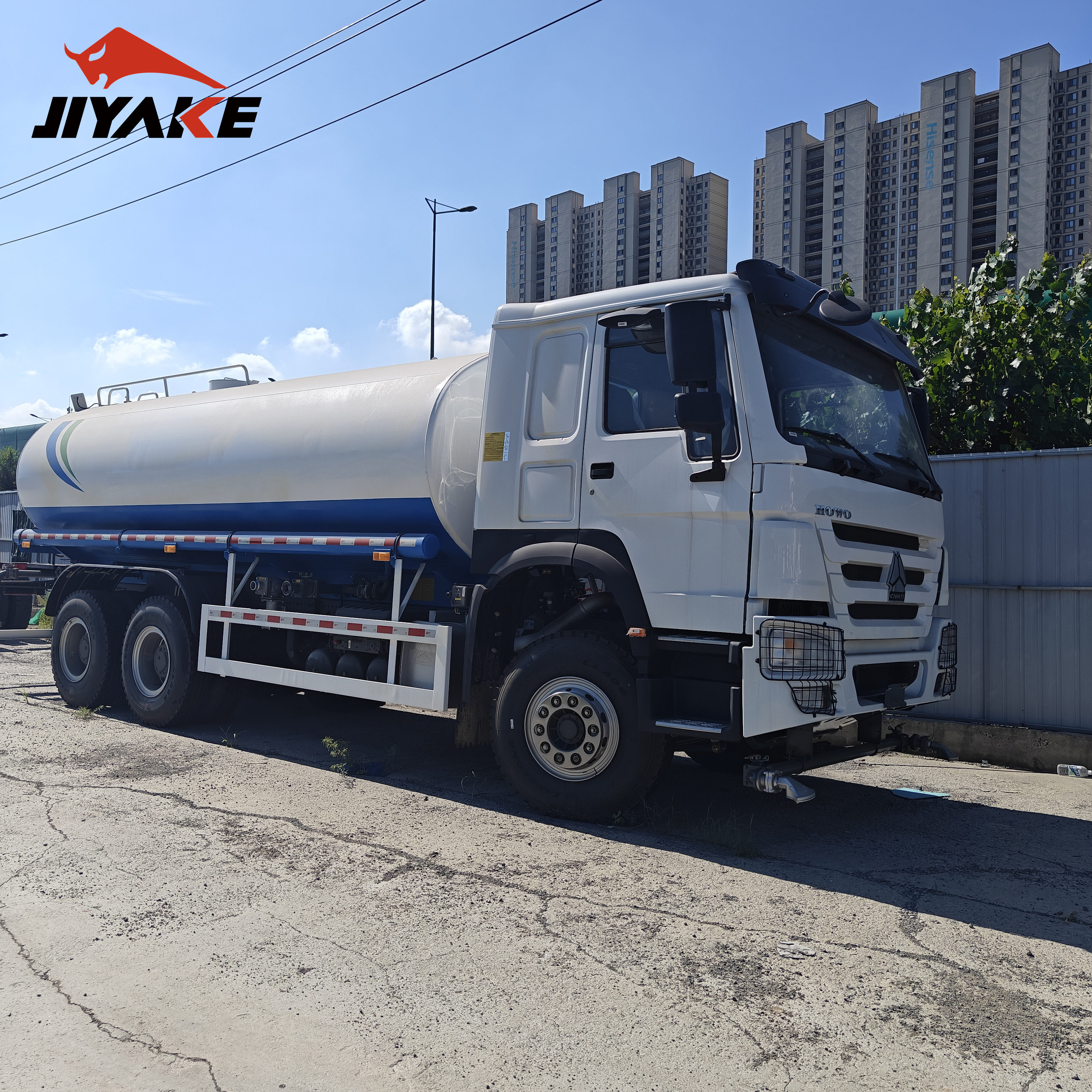 Tank Watering Ledwell Sinotruk HOWO Road Sprinkler Sanitation Vehicle 20000/30000L 6X4 Heavy Duty Tanker Drinking Sprinkler Water Truck Price