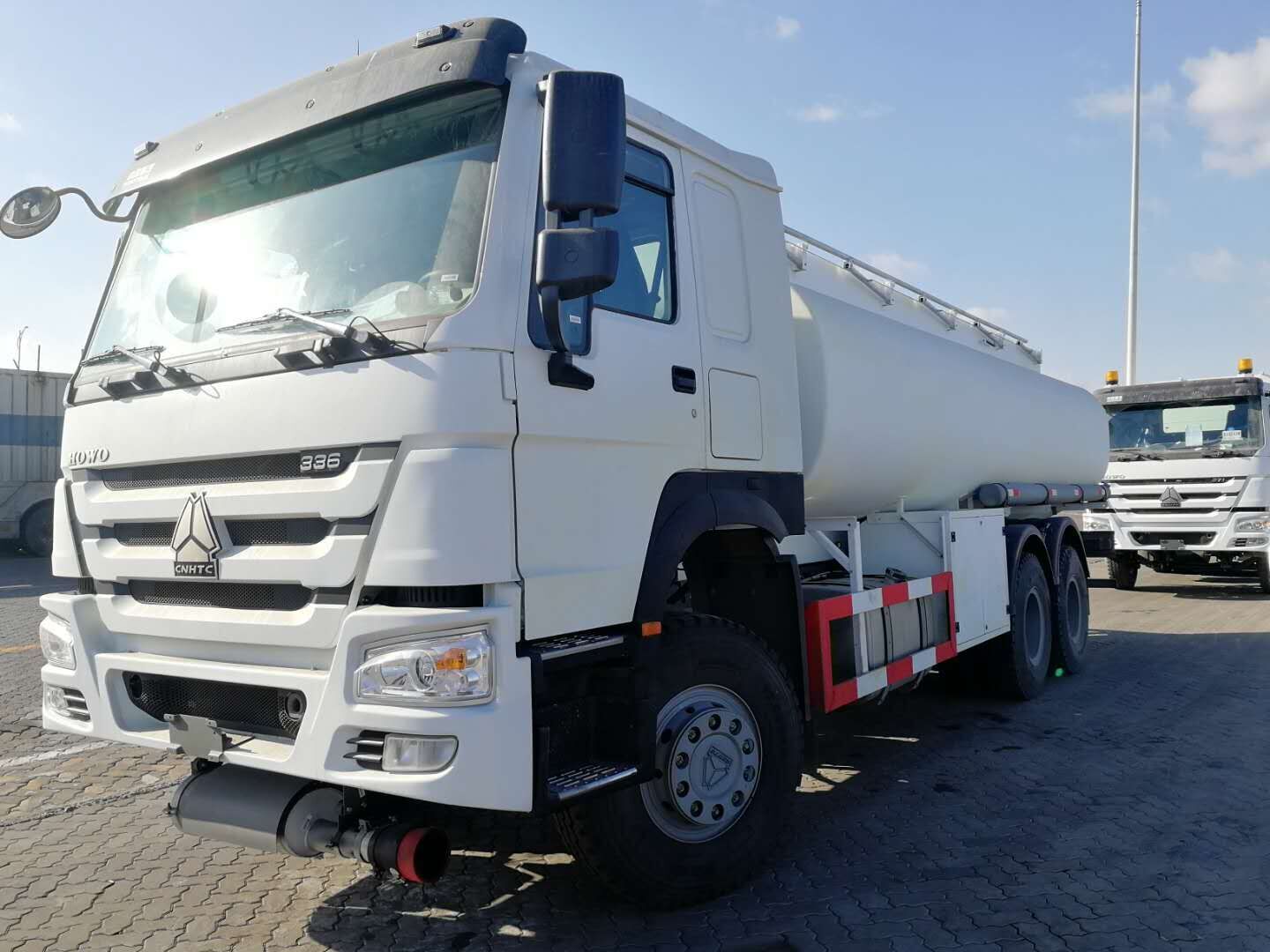 Fuel tanker truck