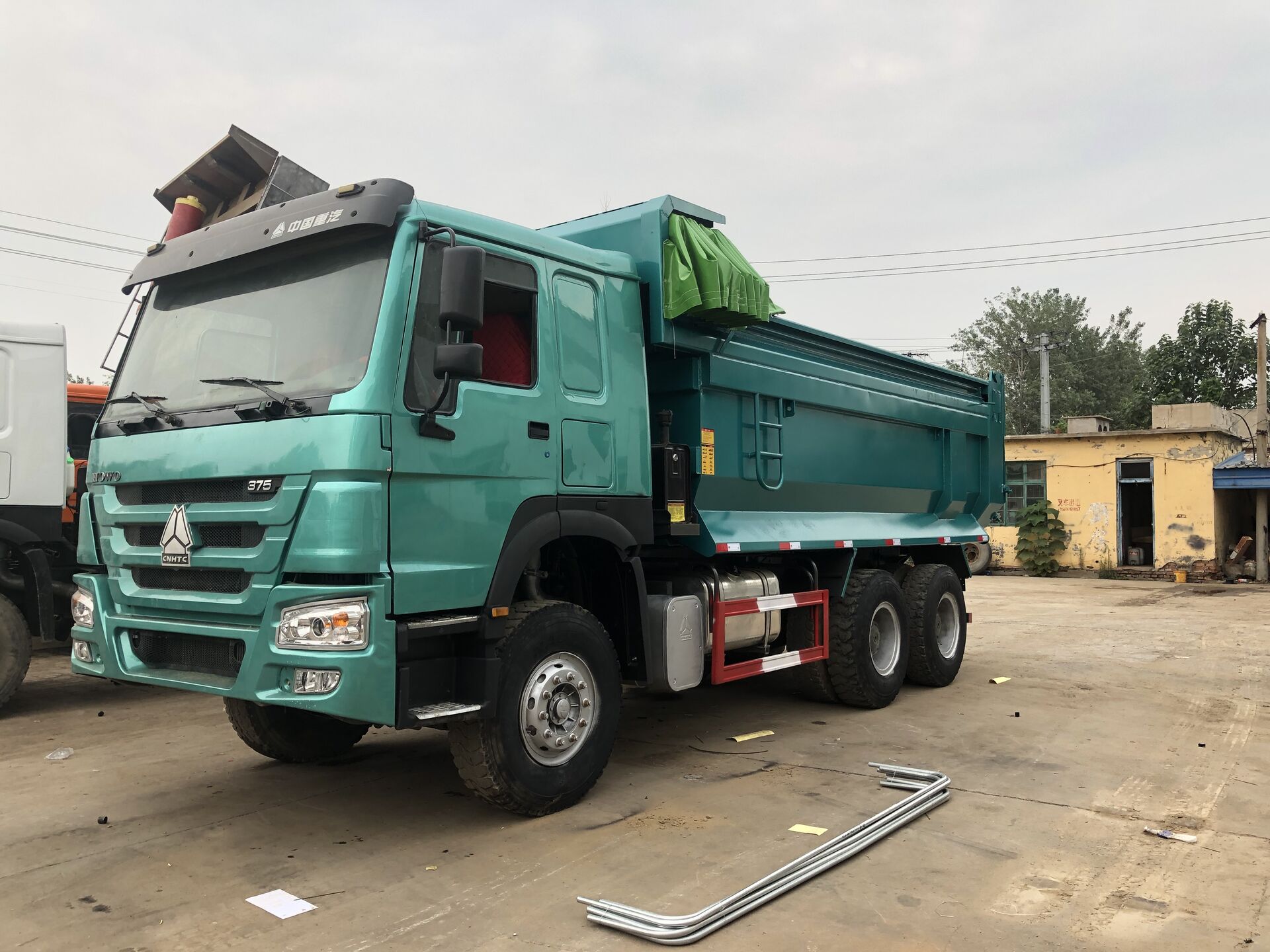 Second hand dump truck