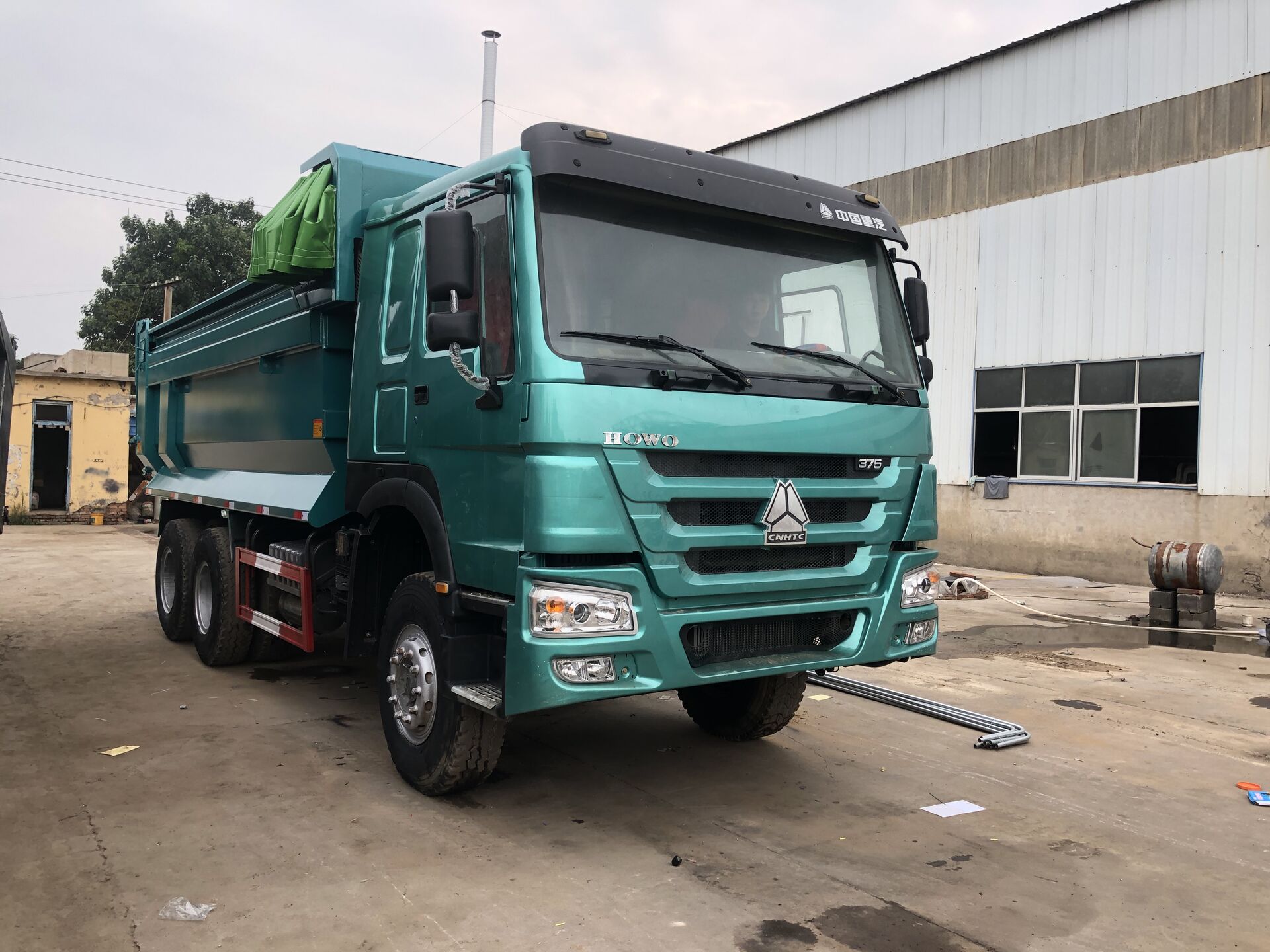 Second hand dump truck