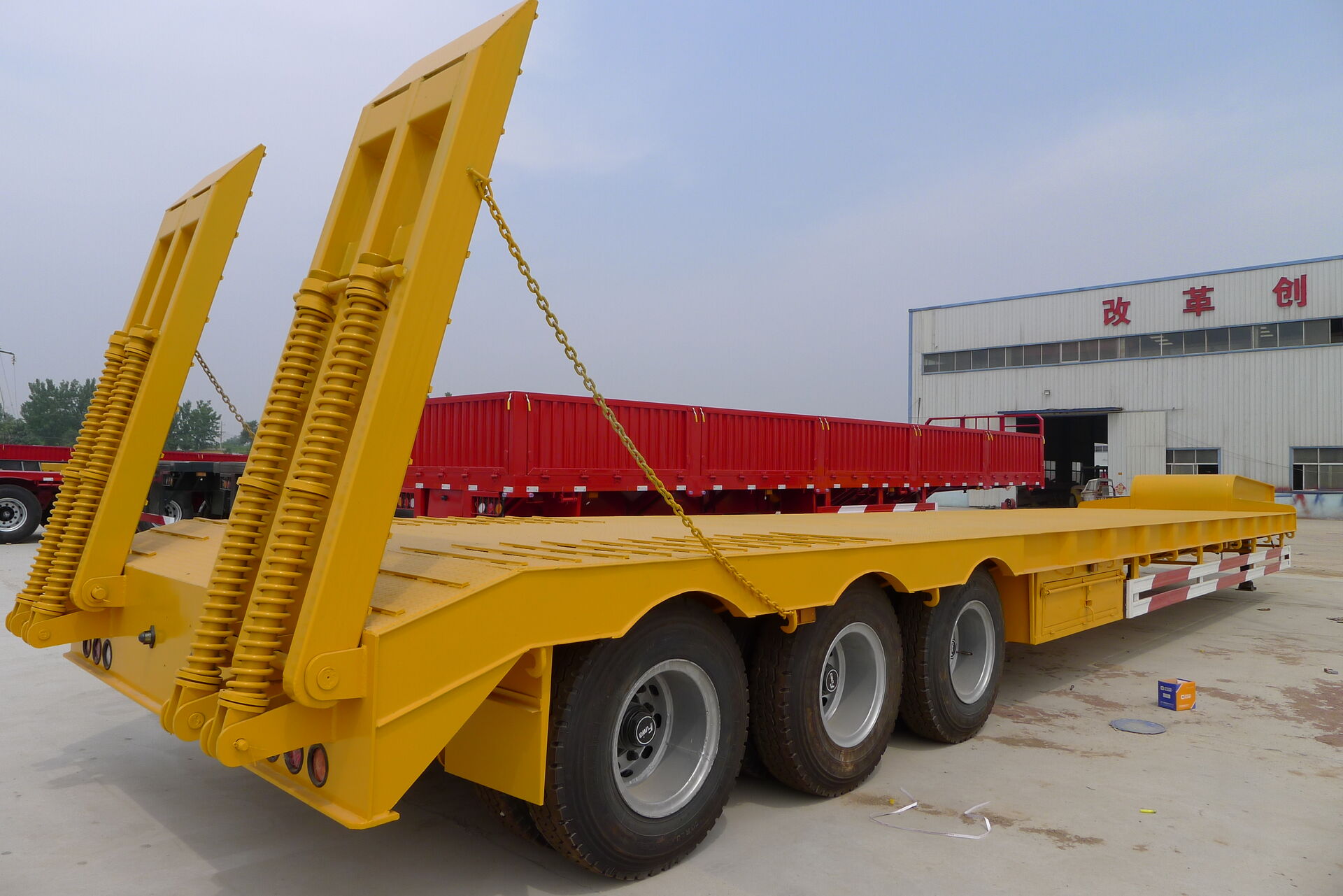 3 axles lowbed trailer